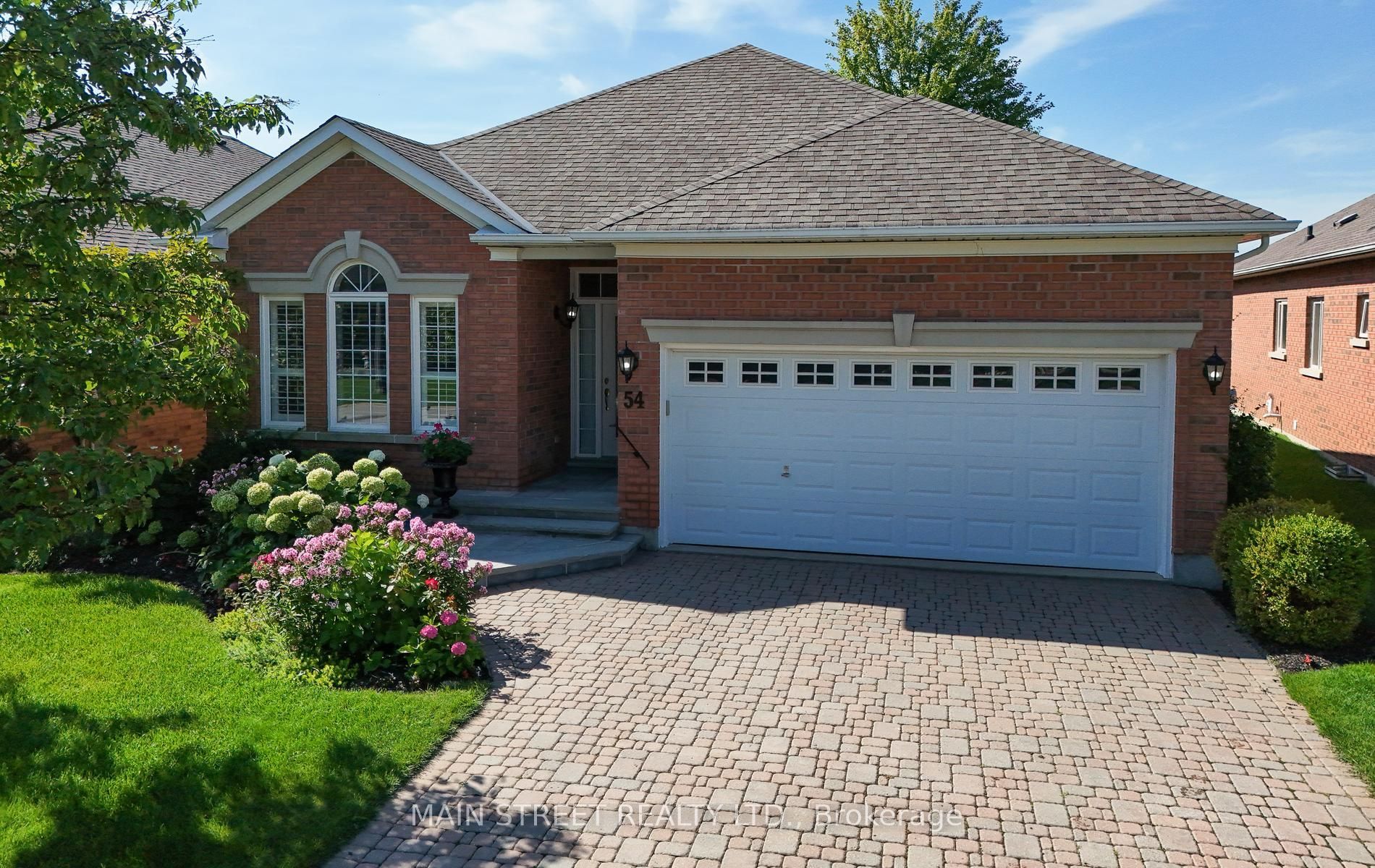 54 Couples Gallery, Whitchurch-Stouffville, ON L4A 1M6
