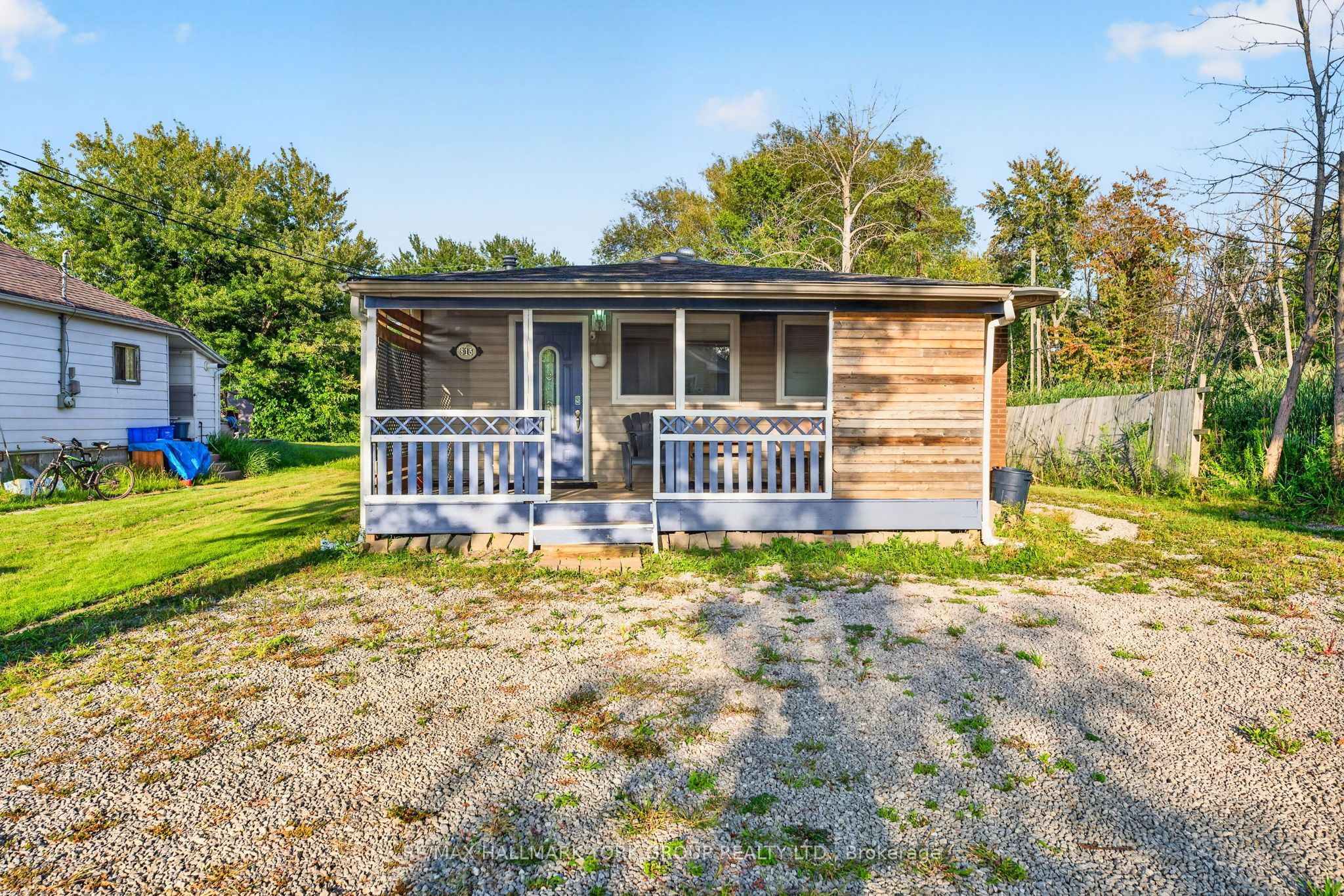 815 Lagoon Drive, Georgina, ON L0E 1S0 photo 2
