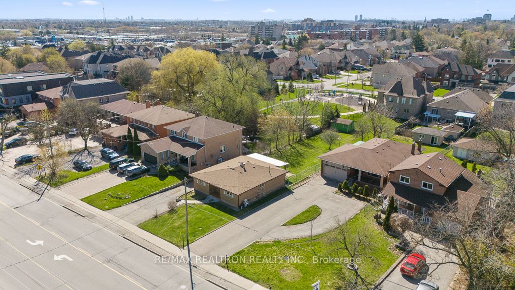 163 Elgin Mills Road W, Richmond Hill, ON L4C 4M3 photo 2