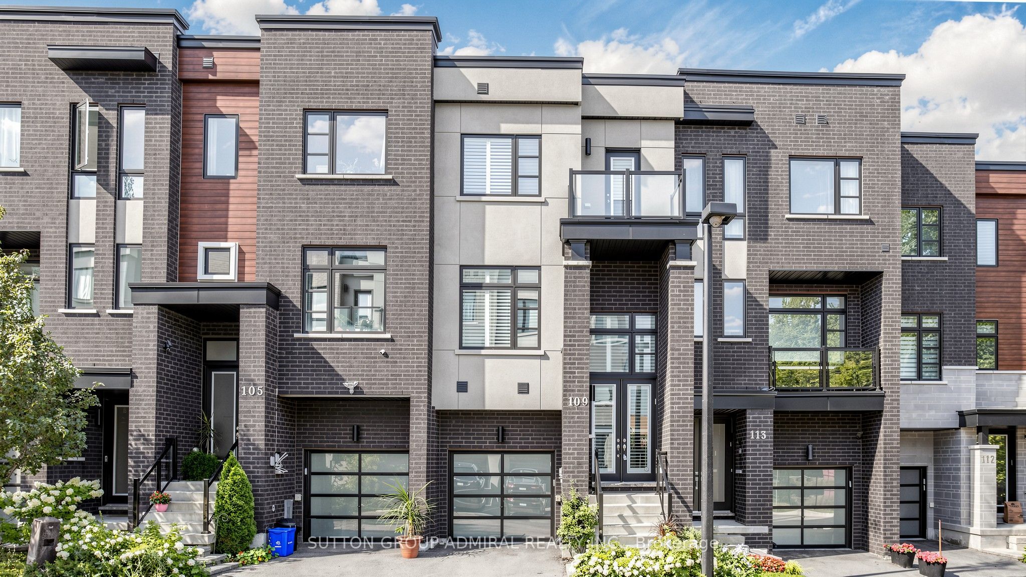 109 Laskin Drive, Vaughan, ON L6A 5A4