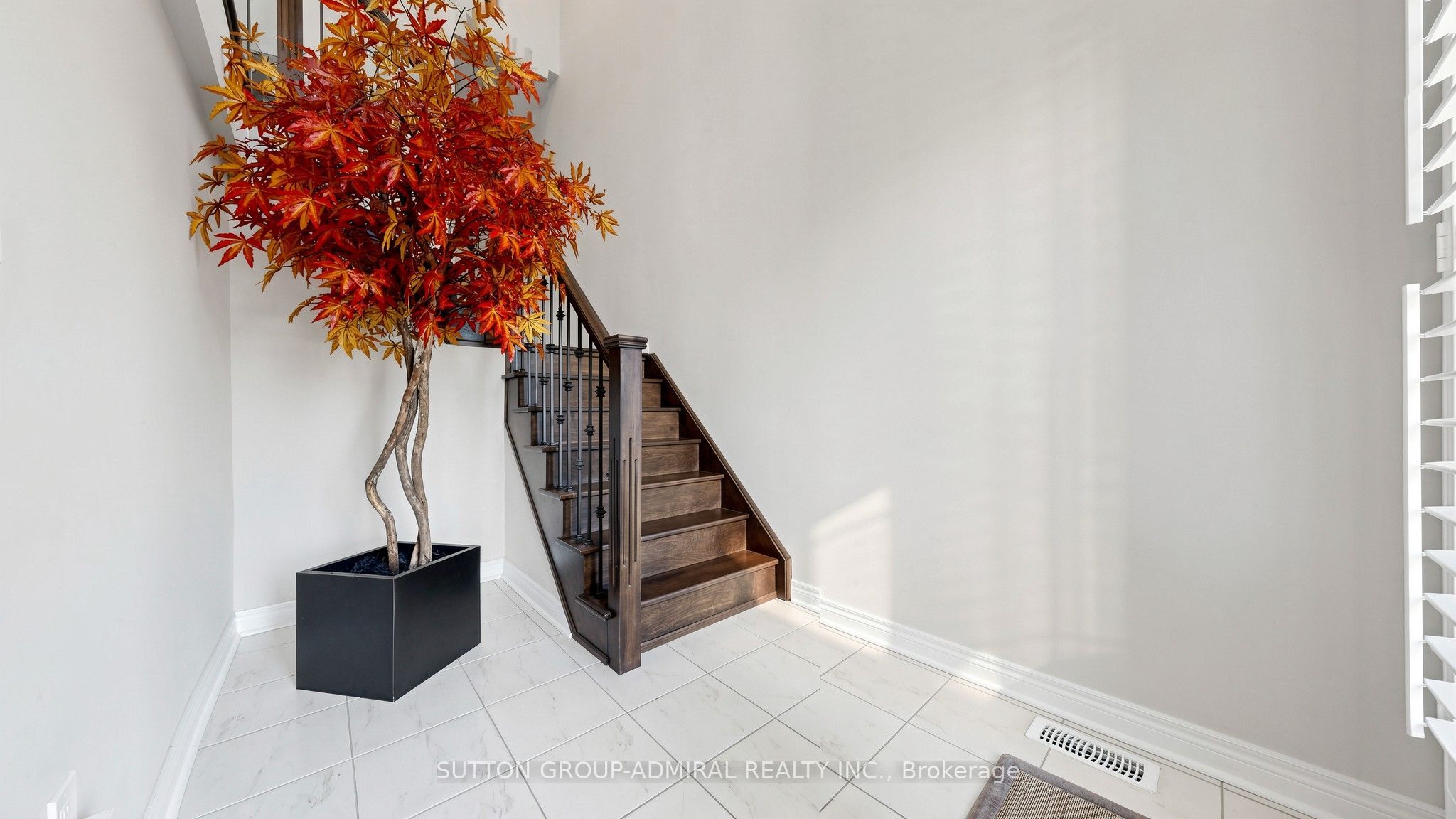 109 Laskin Drive, Vaughan, ON L6A 5A4 photo 4