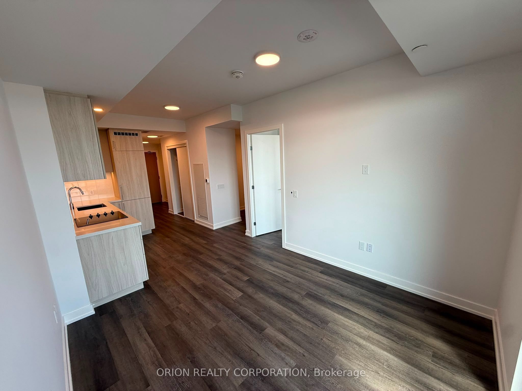 5 Meadowdale Road 1103, Vaughan, ON L4K 0C7 photo 4