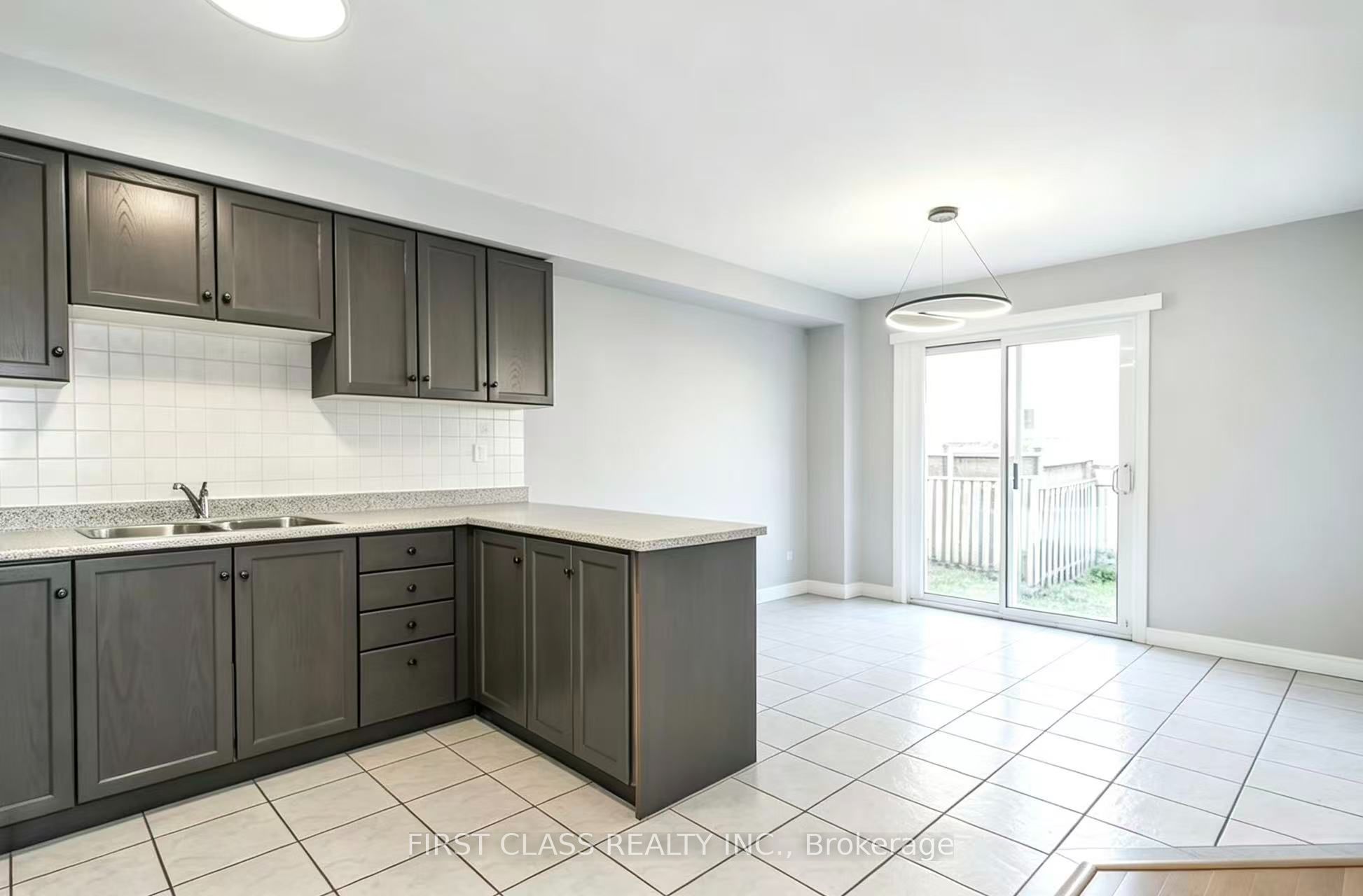 77 Sunway Square, Markham, ON L3P 7X5 photo 3