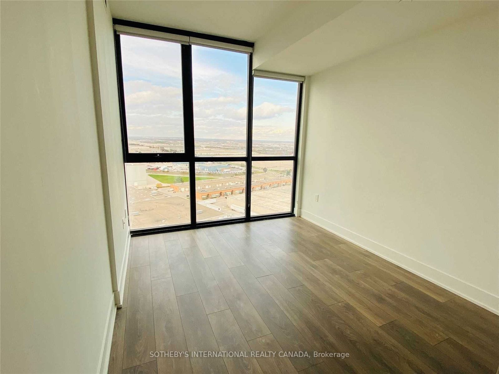 2916 Highway 7 1707, Vaughan, ON L4K 0K6 photo 3
