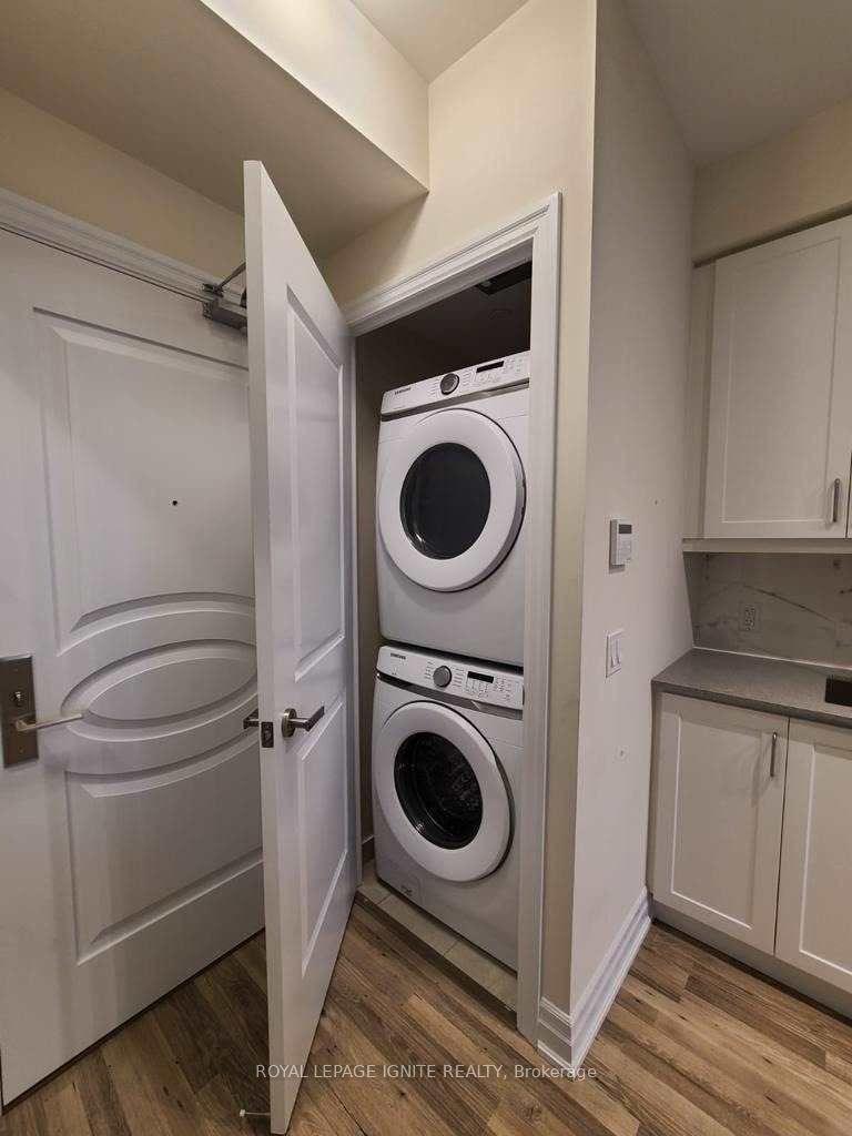 9085 Jane Street 1211, Vaughan, ON L4K 0L8 photo 5