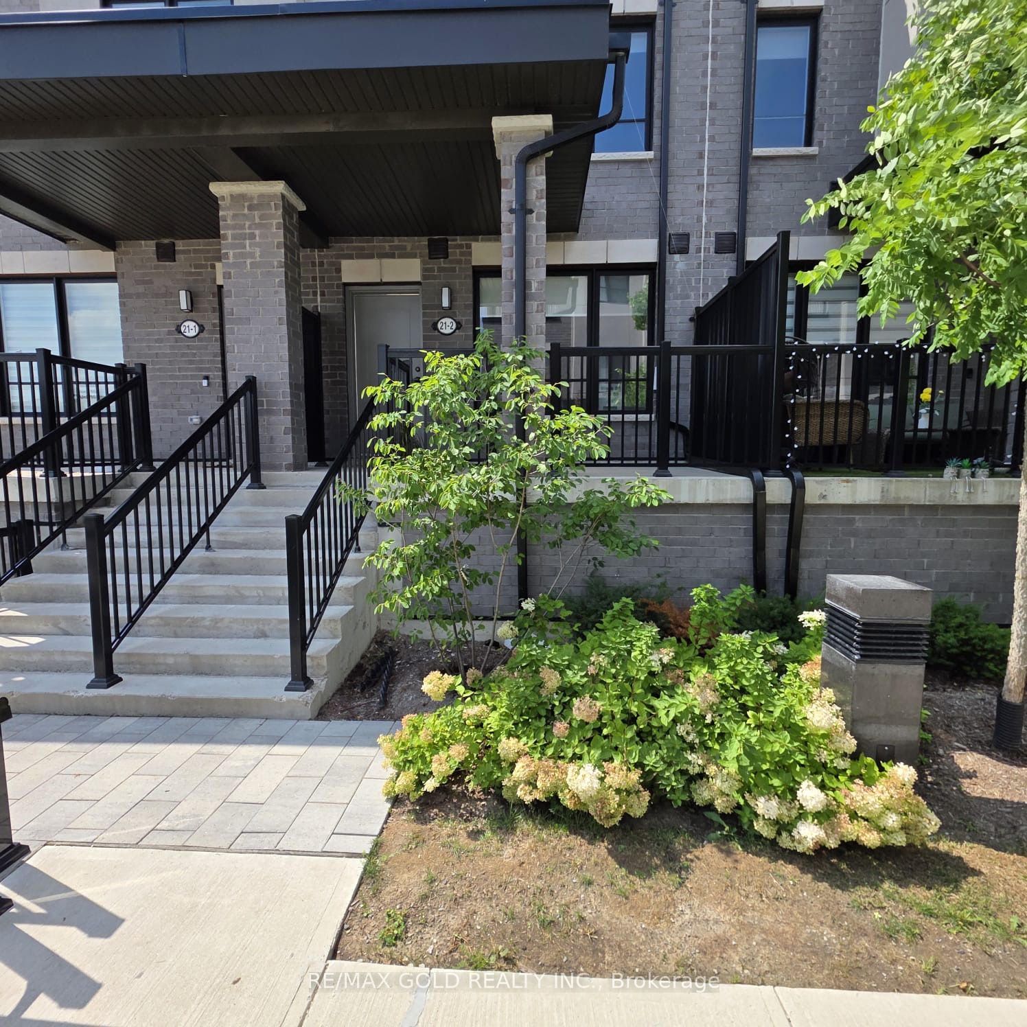 21 Baynes Way 2, Bradford West Gwillimbury, ON L3Z 4M5