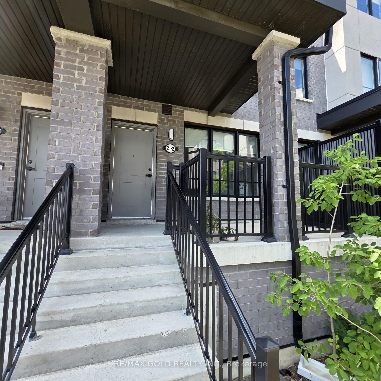 21 Baynes Way 2, Bradford West Gwillimbury, ON L3Z 4M5 photo 2