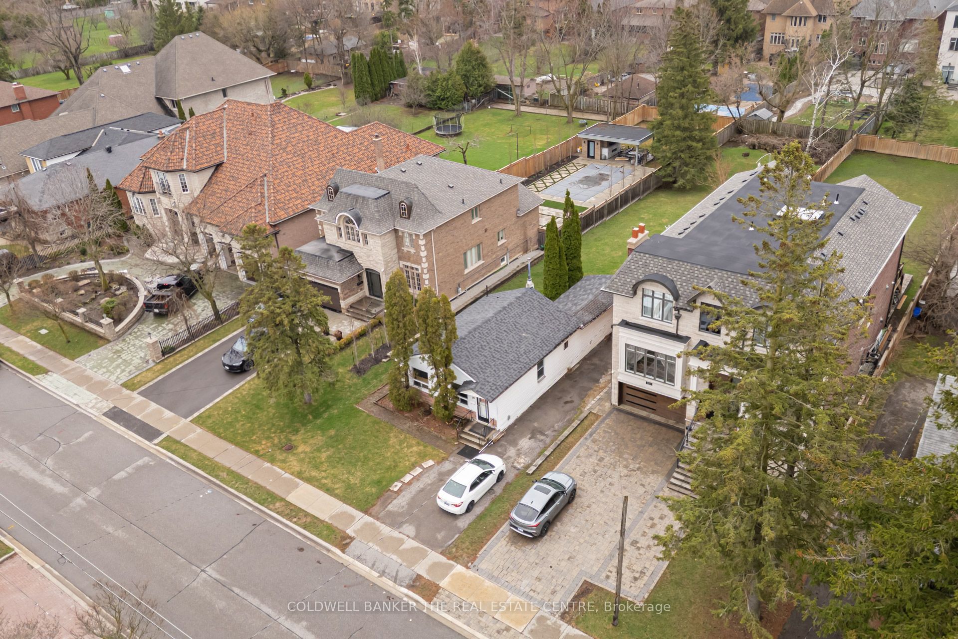 99 Spruce Avenue, Richmond Hill, ON L4C 6V9 photo 2