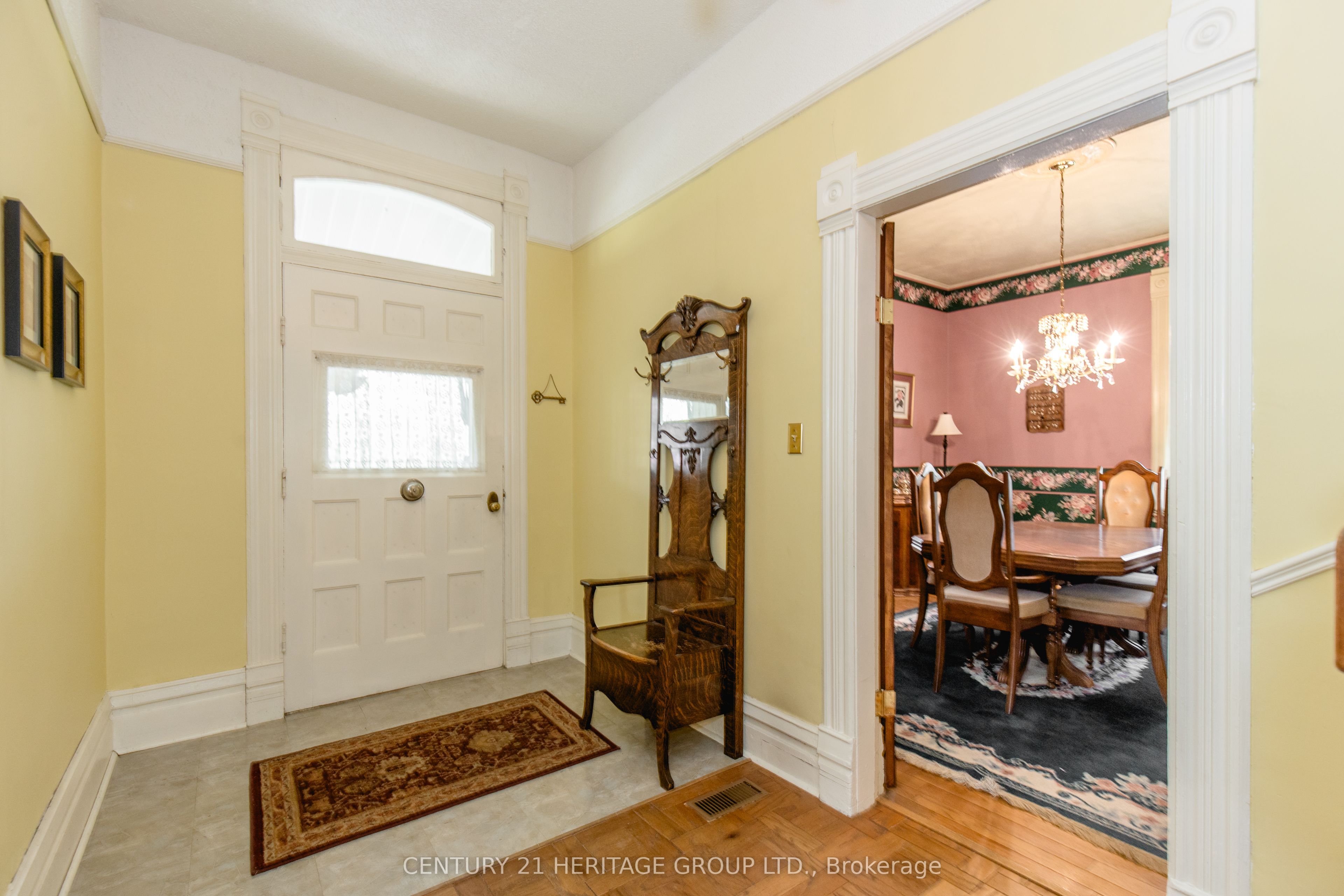 4 Thomas Street, Adjala-Tosorontio, ON L0M 1K0 photo 5