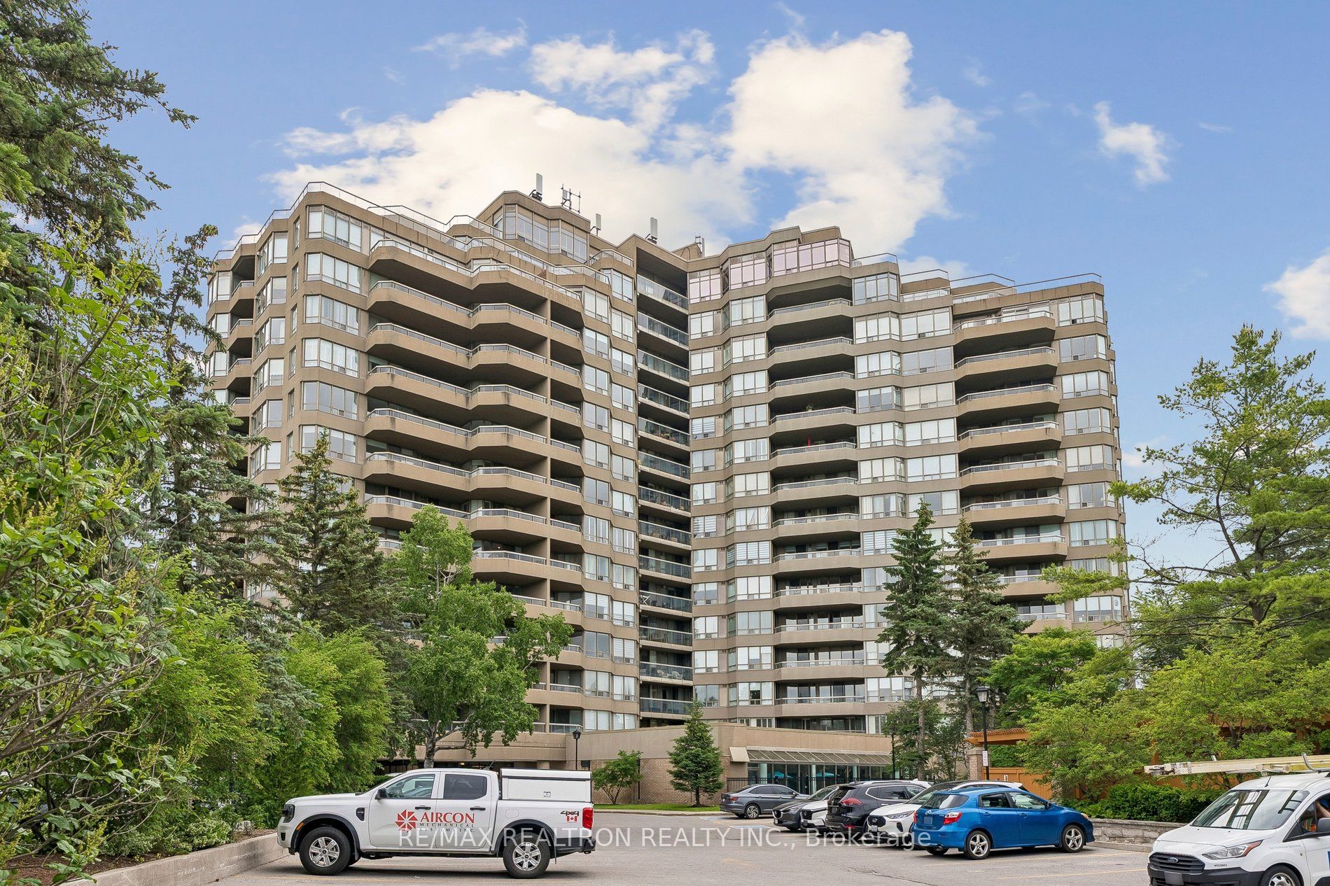 610 Bullock Drive 1215, Markham, ON L3R 0G1