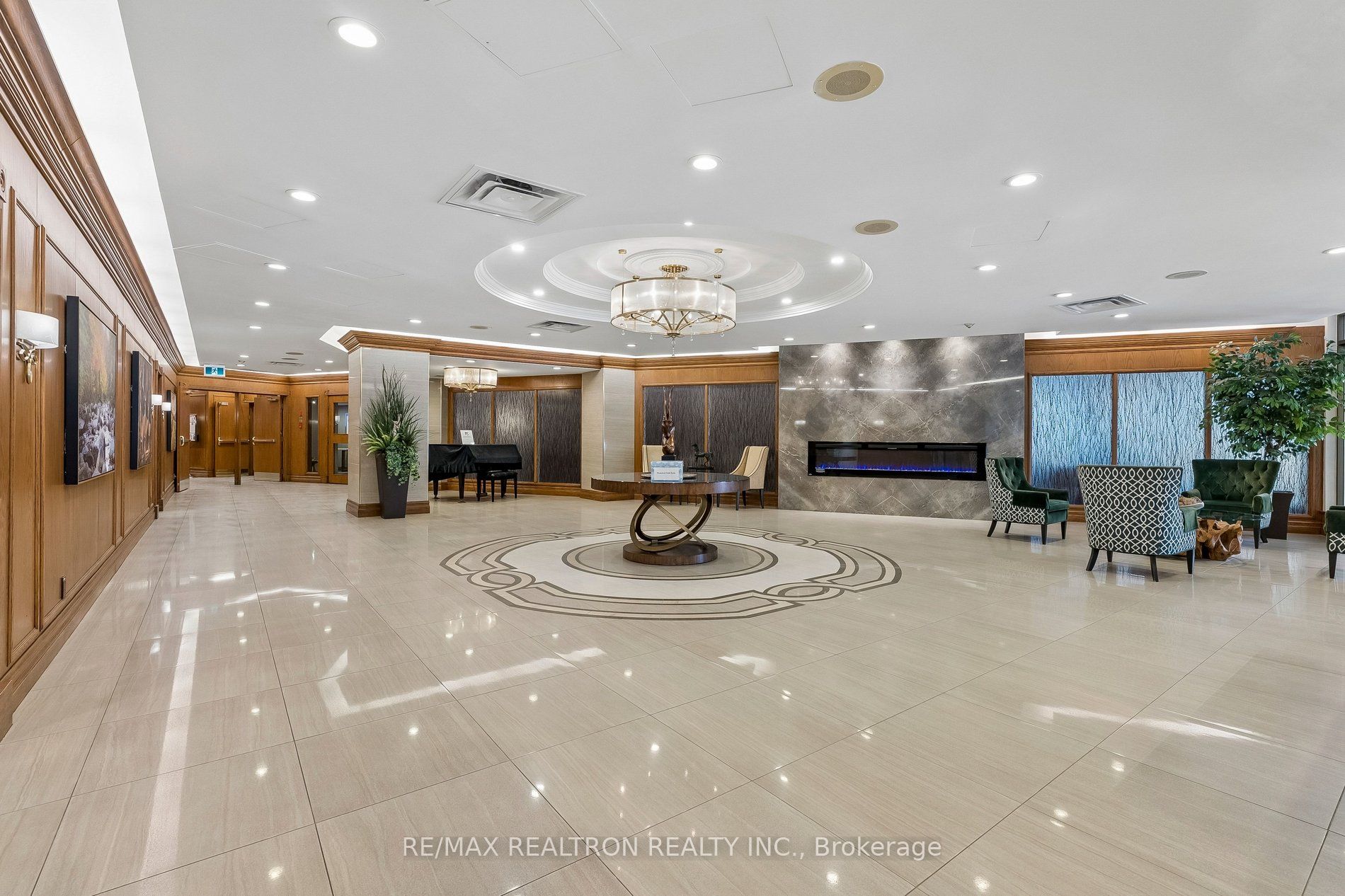 610 Bullock Drive 1215, Markham, ON L3R 0G1 photo 3