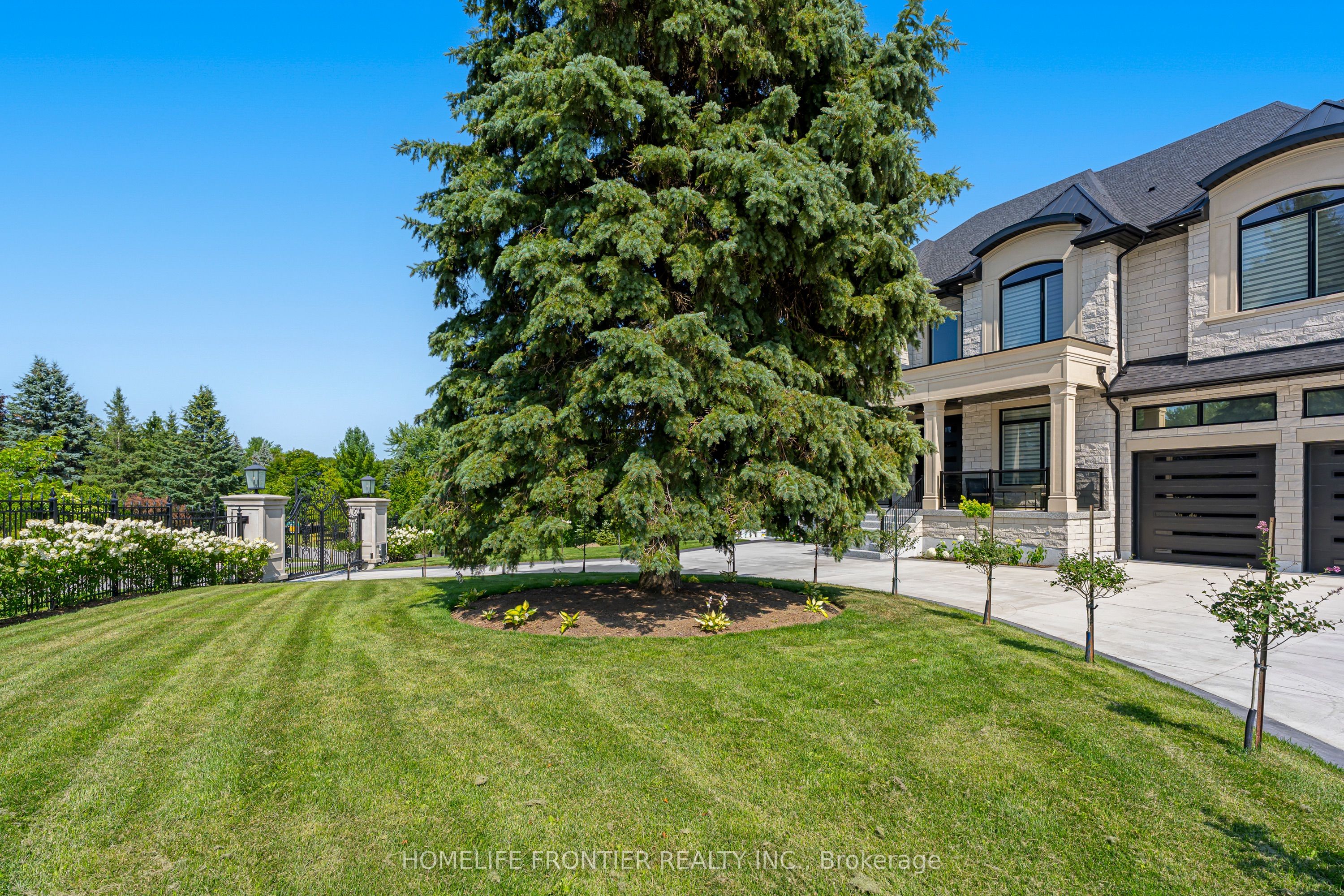 731 Woodland Acres Crescent, Vaughan, ON L6A 1G2 photo 5