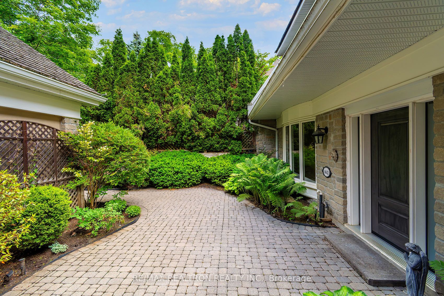 462 Beacon Hall Drive, Aurora, ON L4G 0L3 photo 4
