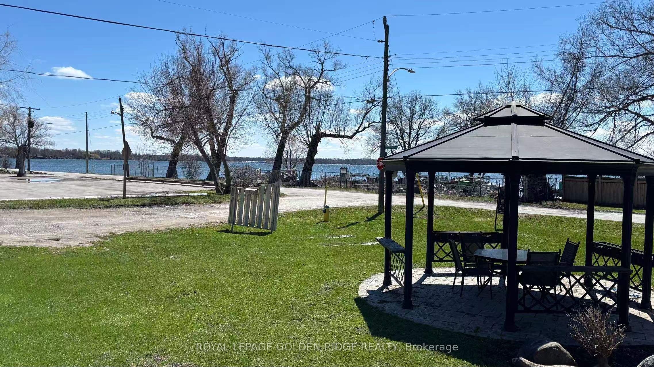 19 Lake Drive N, Georgina, ON L4P 1A2