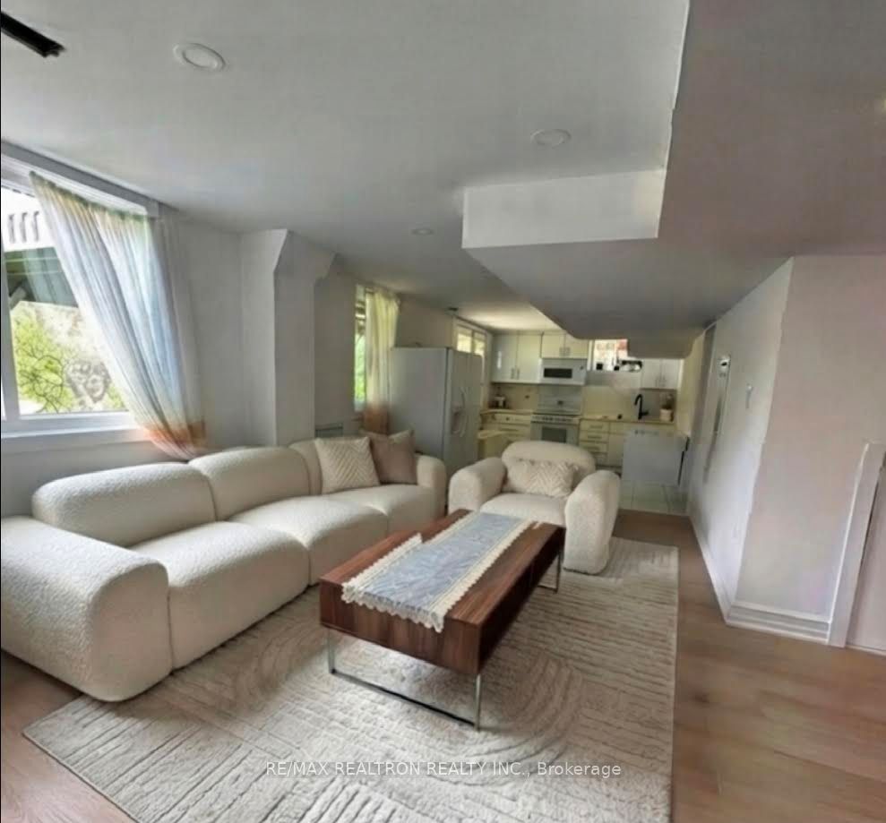 55 Cromarty Place, Vaughan, ON L6A 1E6 photo 2