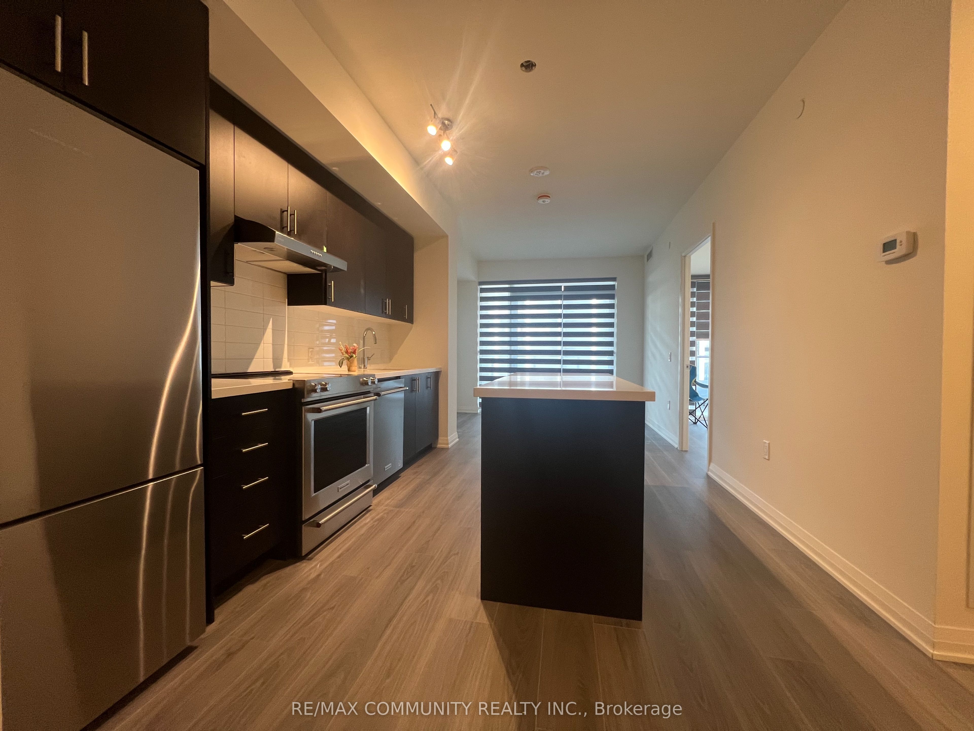8960 Jane Street 302, Vaughan, ON L4K 0N9 photo 3