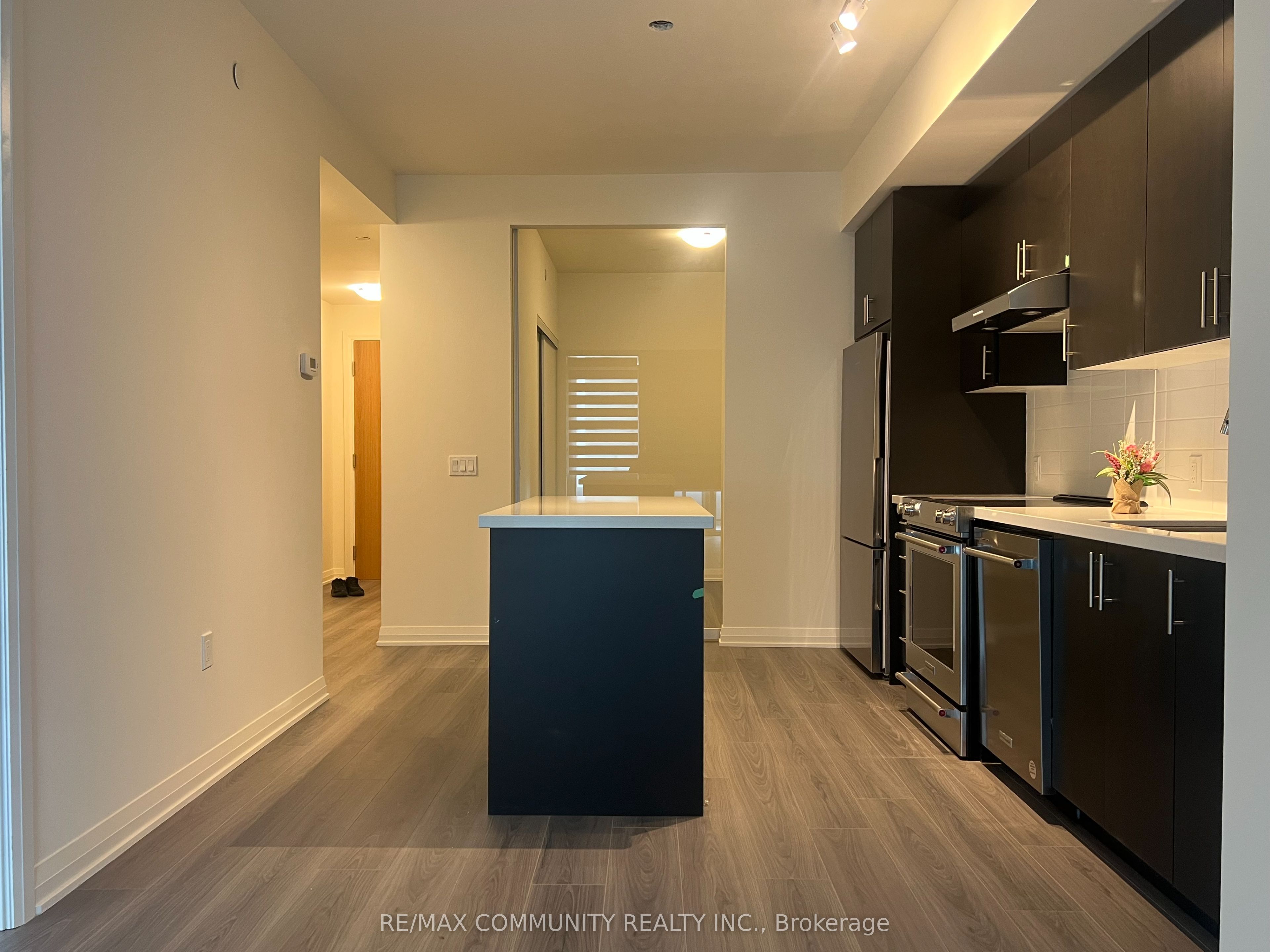 8960 Jane Street 302, Vaughan, ON L4K 0N9 photo 5