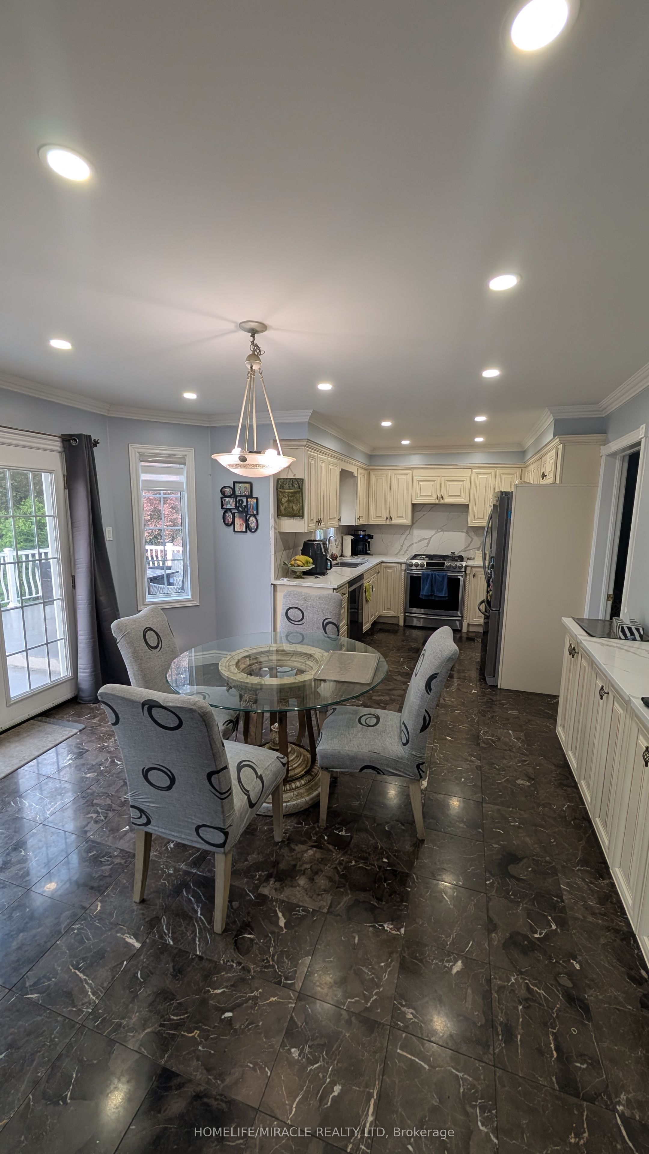 65 Timber Lane, Vaughan, ON L4L 3J6 photo 2