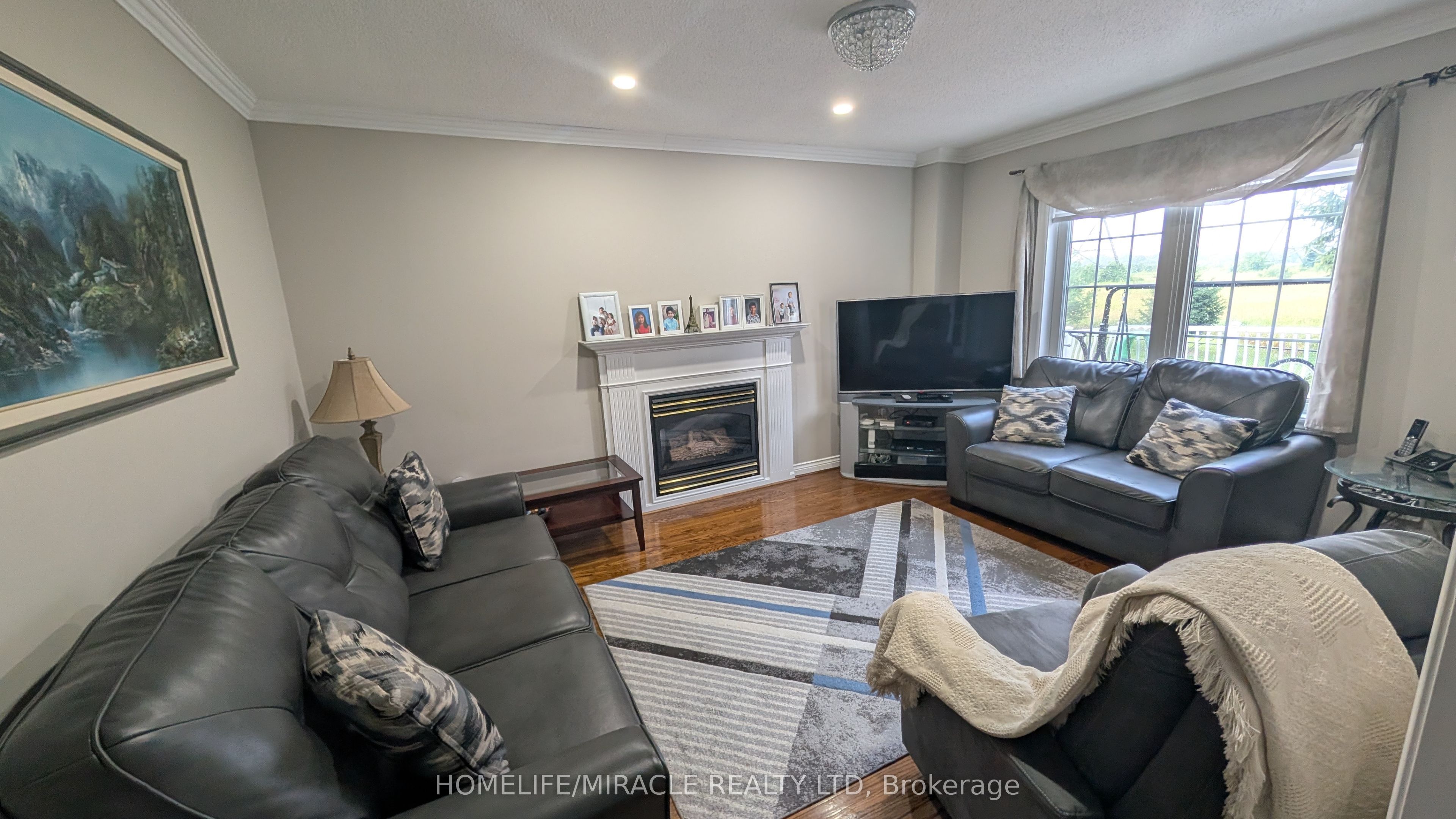 65 Timber Lane, Vaughan, ON L4L 3J6 photo 4