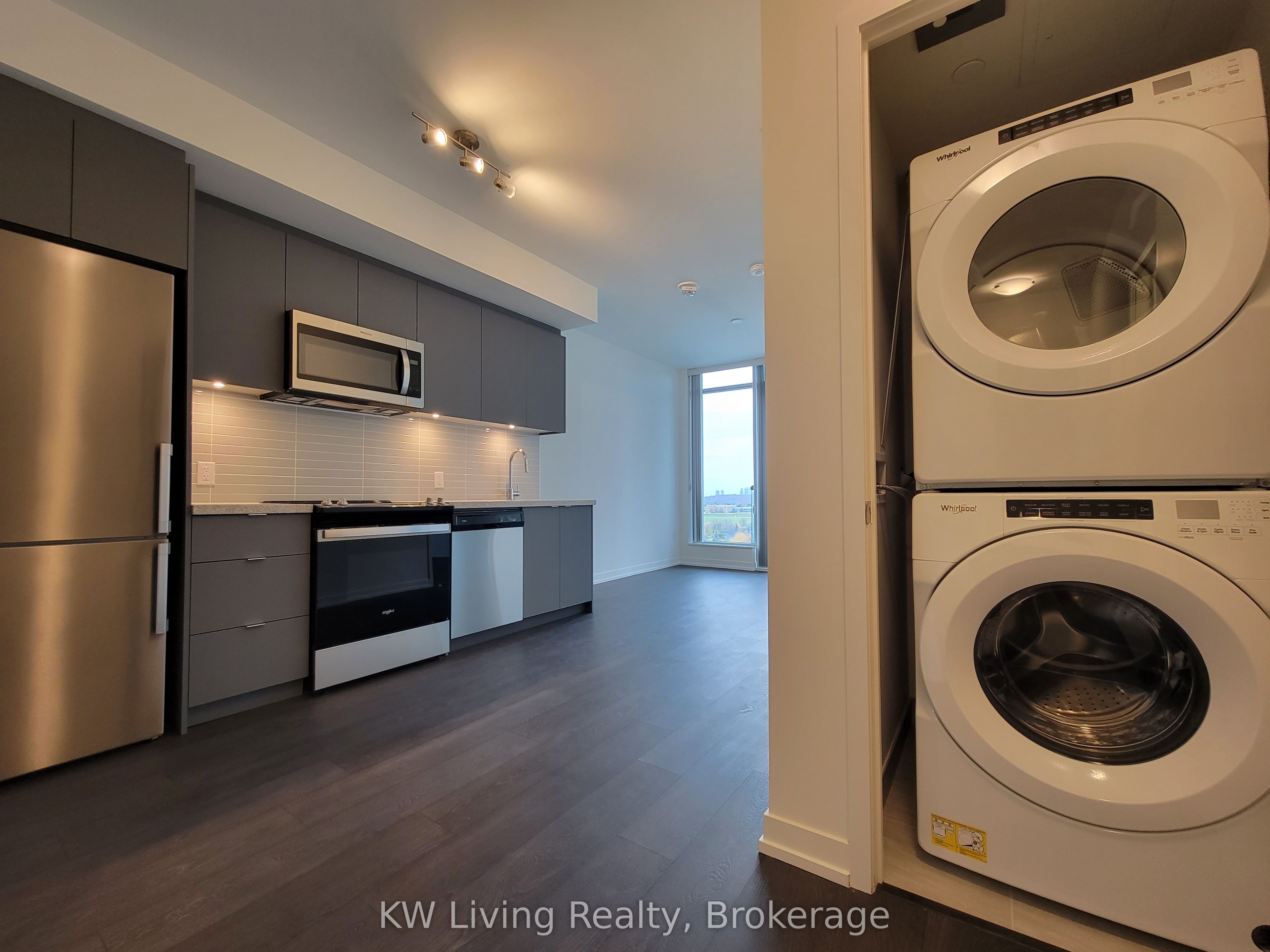 8868 Yonge Street 1110E, Richmond Hill, ON L4C 1Z8 photo 2