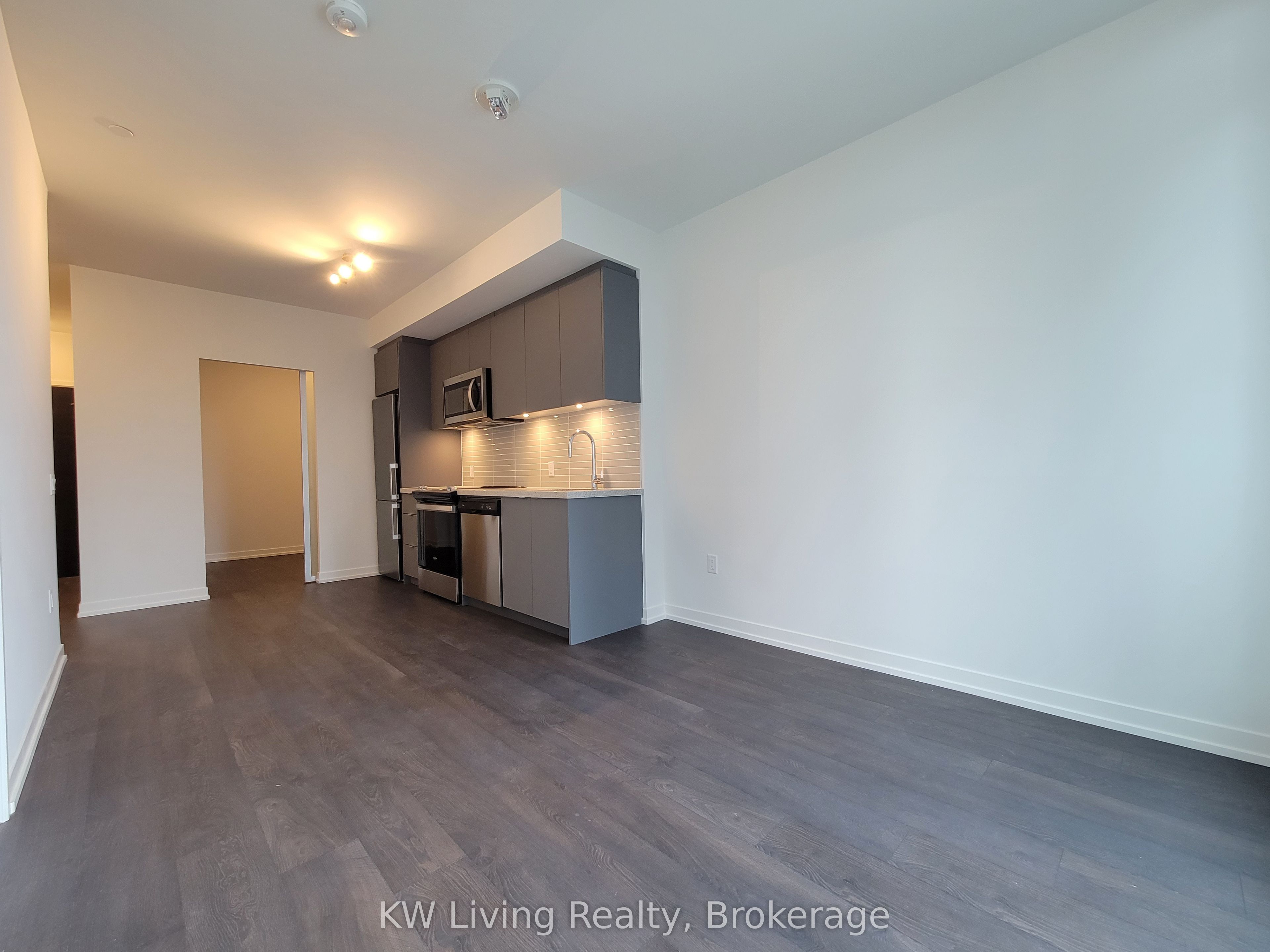 8868 Yonge Street 1110E, Richmond Hill, ON L4C 1Z8 photo 3