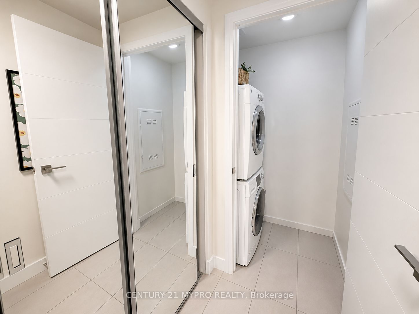 28 Uptown Drive Rg12, Markham, ON L3R 5M8 photo 3