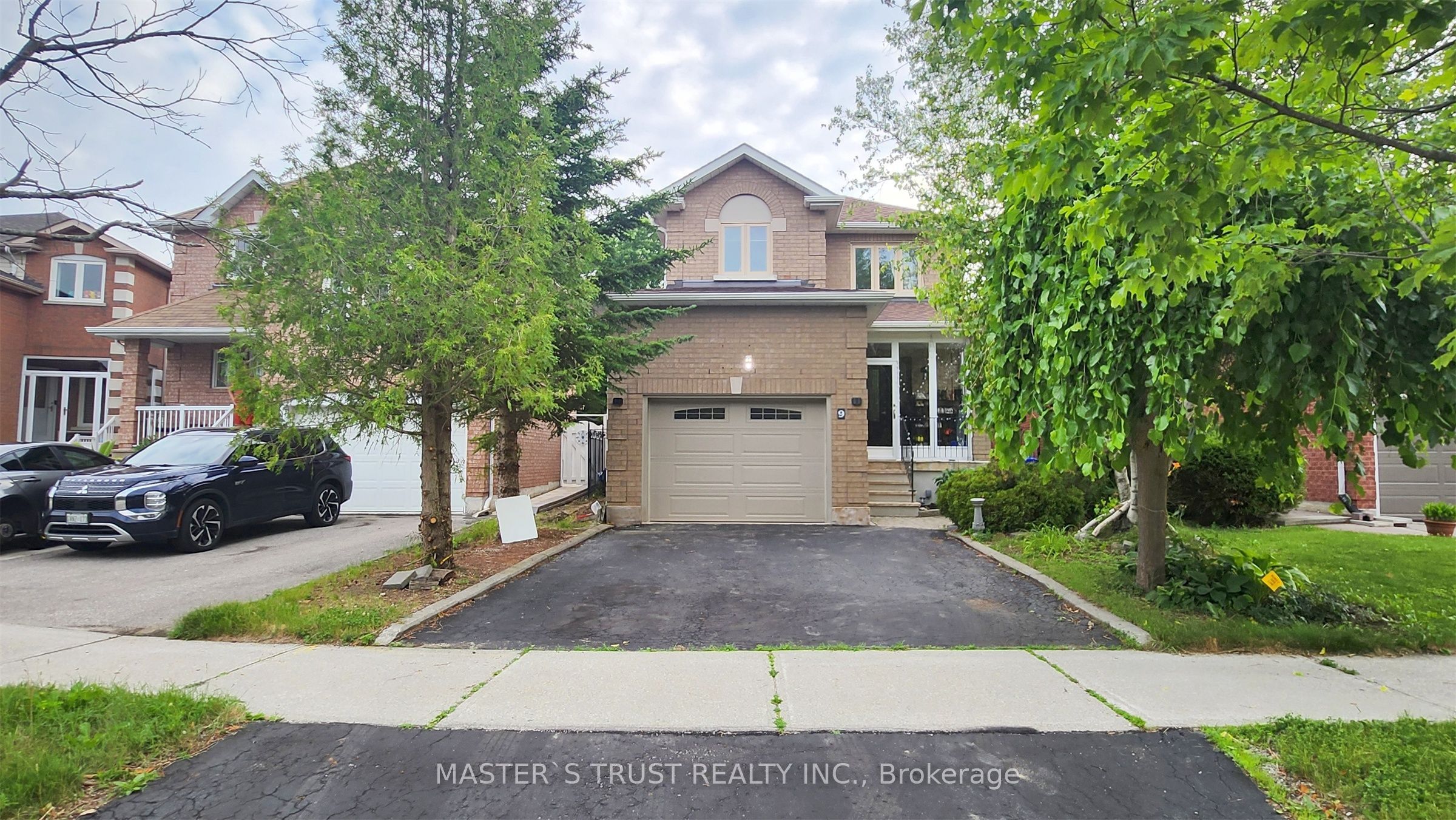 9 Springer Drive, Richmond Hill, ON L4C 0E9