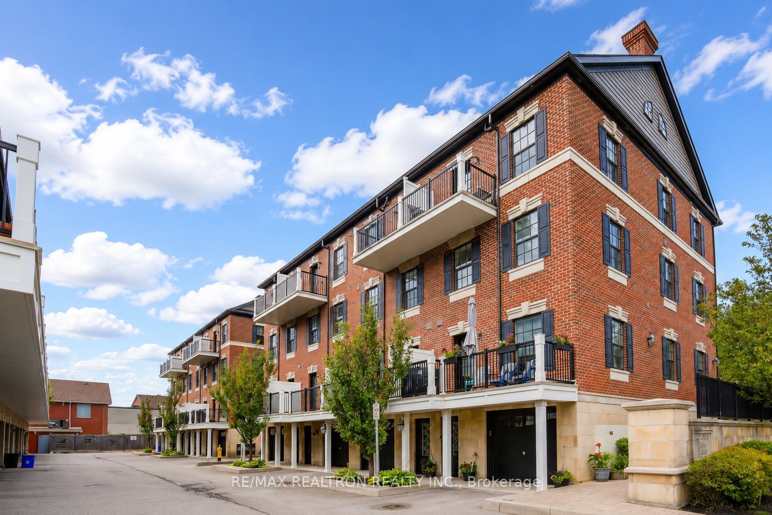 10060 Keele Street 11, Vaughan, ON L6A 4V6 photo 2
