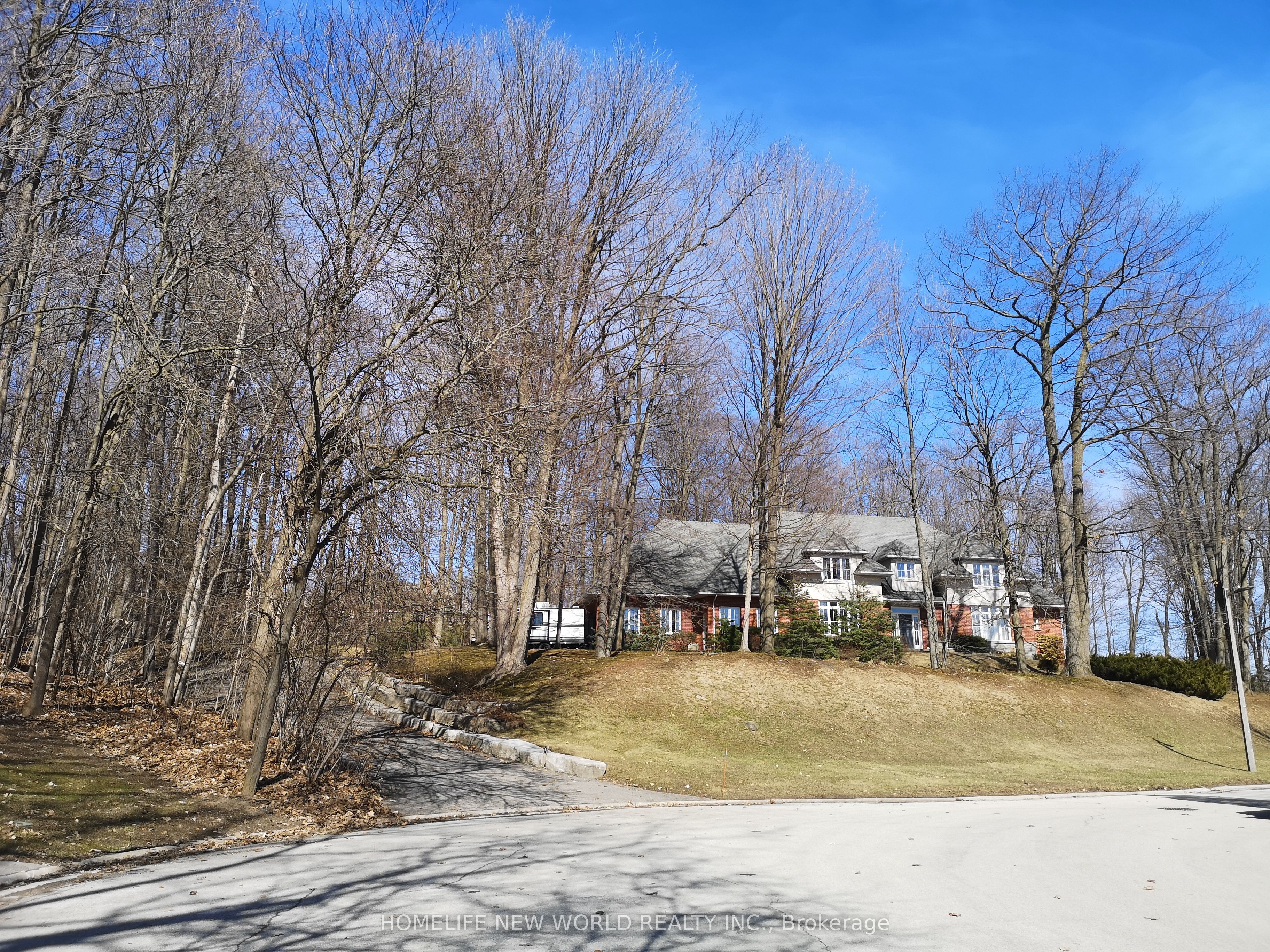 36 Country Heights Drive, Richmond Hill, ON L4E 3M8 photo 4