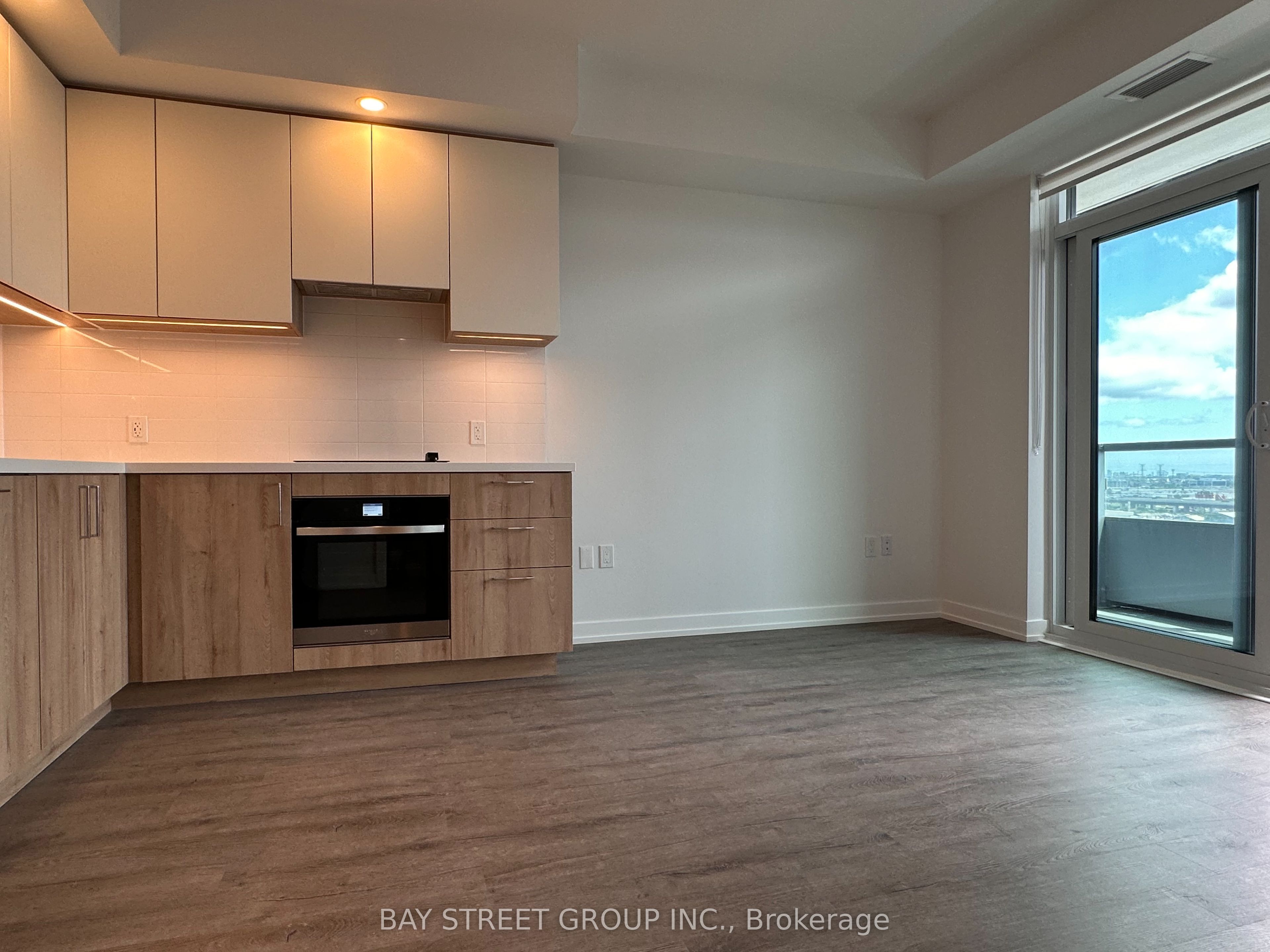 21 Meadowdale Road 1501, Vaughan, ON L4K 0H6 photo 4