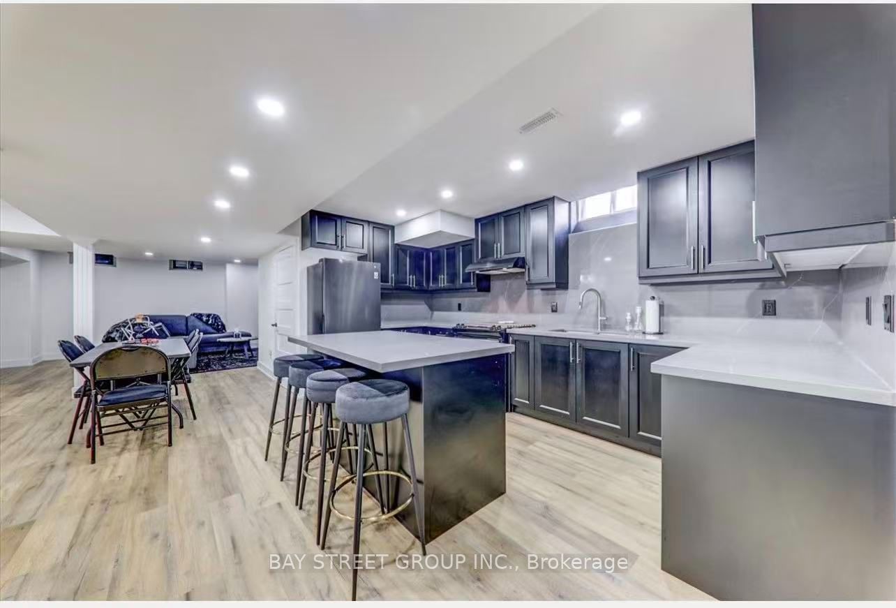 1258 Atkins Dr Drive, Newmarket, ON L3X 0E1 photo 4
