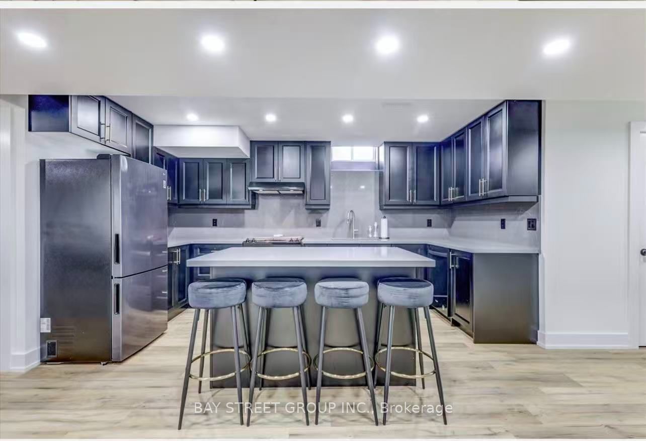1258 Atkins Dr Drive, Newmarket, ON L3X 0E1 photo 5