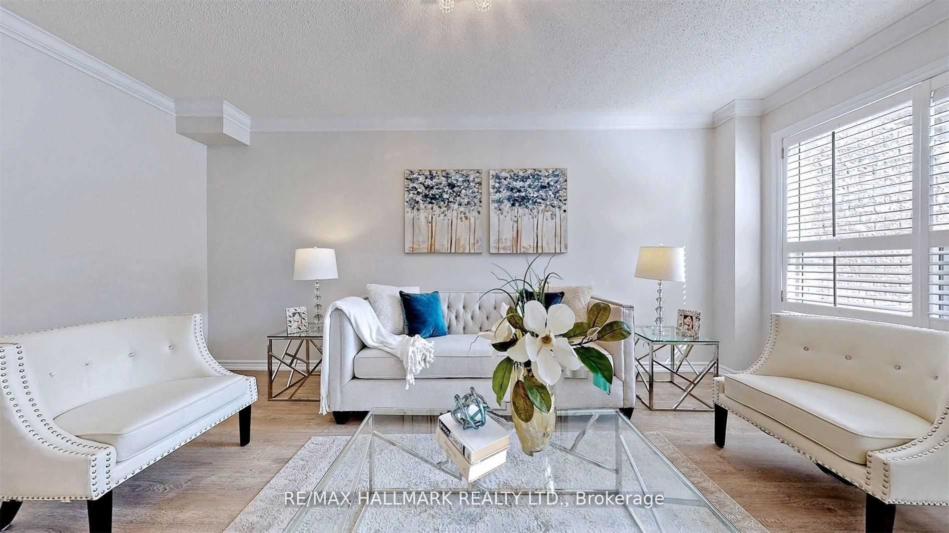 77 Silverdart Crescent, Richmond Hill, ON L4E 3T8 photo 2