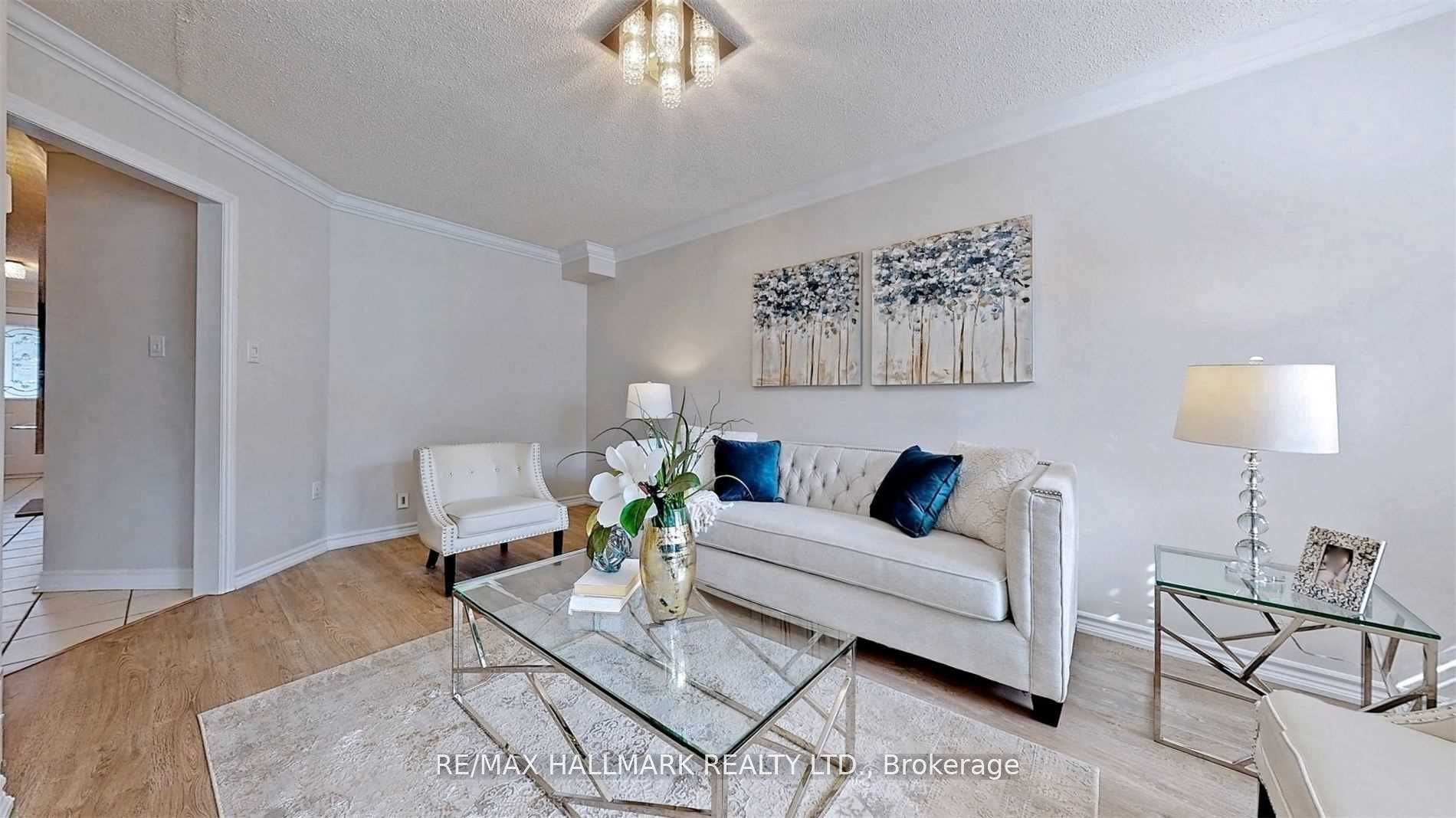 77 Silverdart Crescent, Richmond Hill, ON L4E 3T8 photo 3