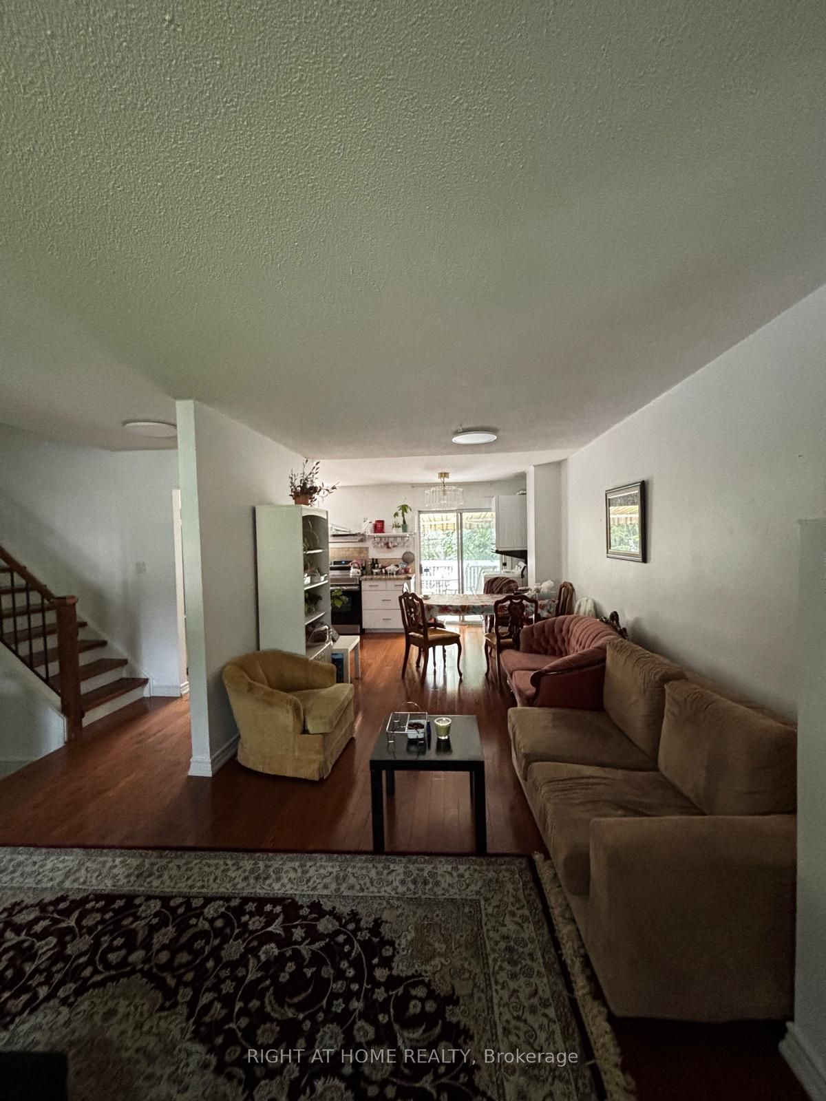 278 Waratah Avenue Upper, Newmarket, ON L3Y 5J2 photo 3