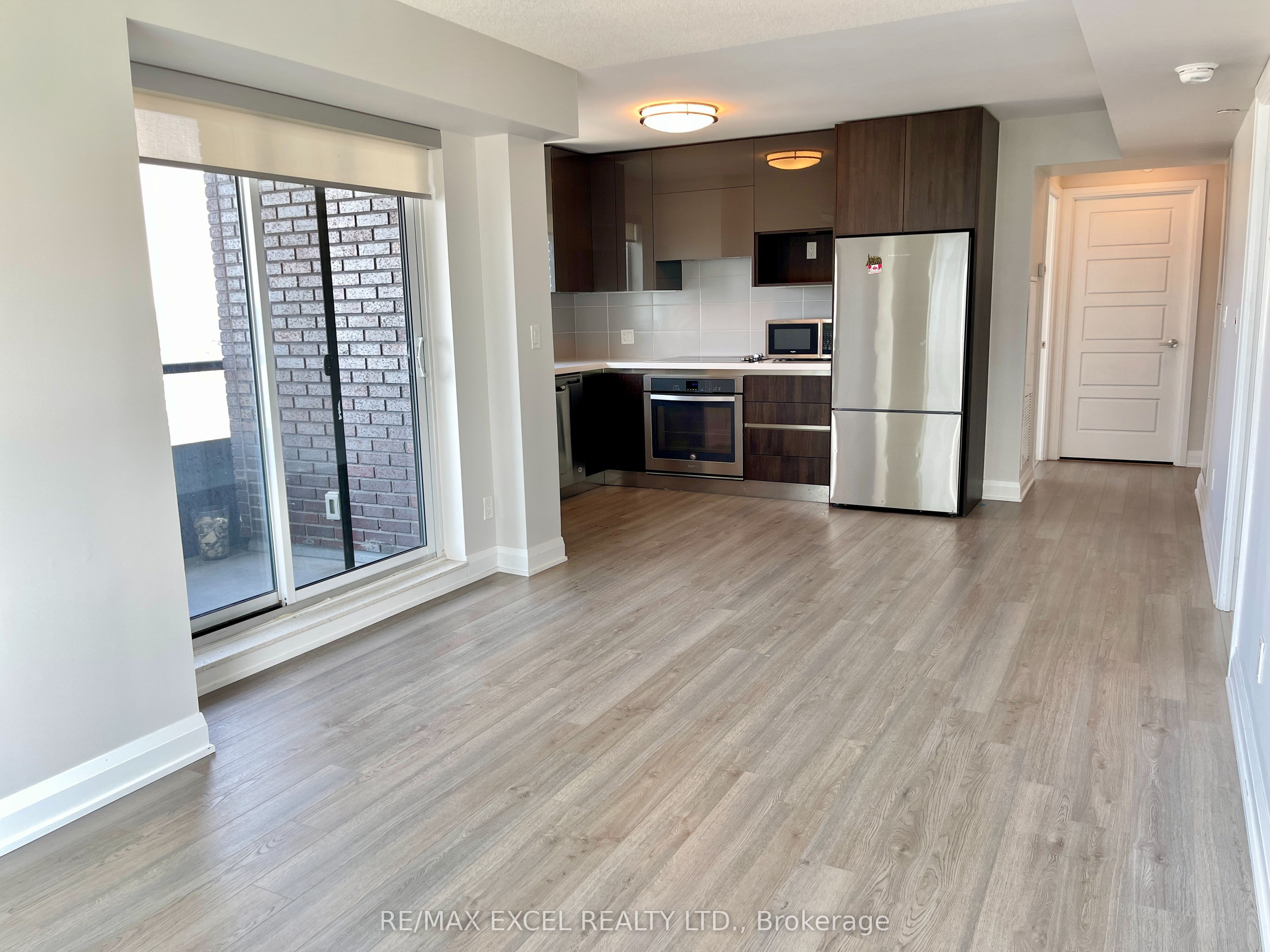 15 Water Walk Drive 1510, Markham, ON L6G 0G2 photo 4