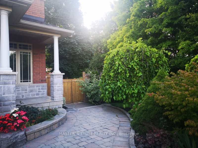 27 Jaylynn Court, Vaughan, ON L4H 1Z6 photo 2