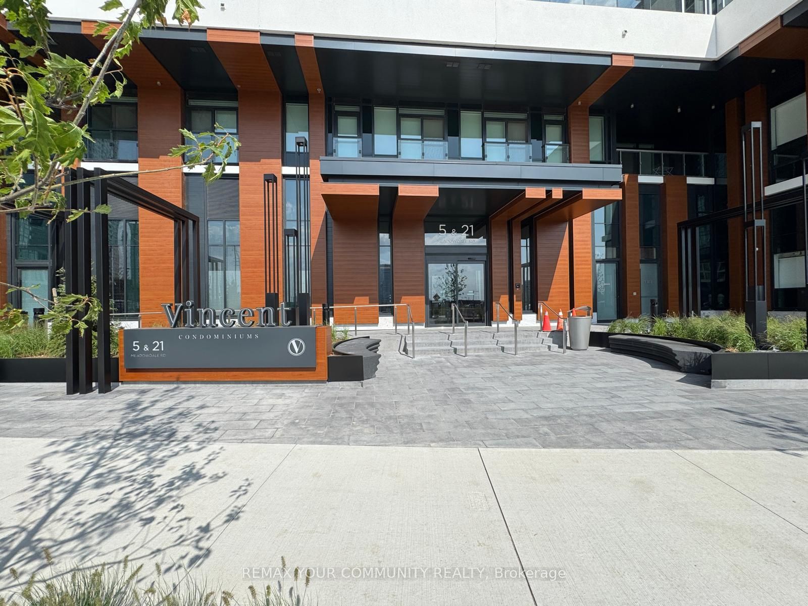 21 Meadowdale Road 1101, Vaughan, ON L4K 0H6