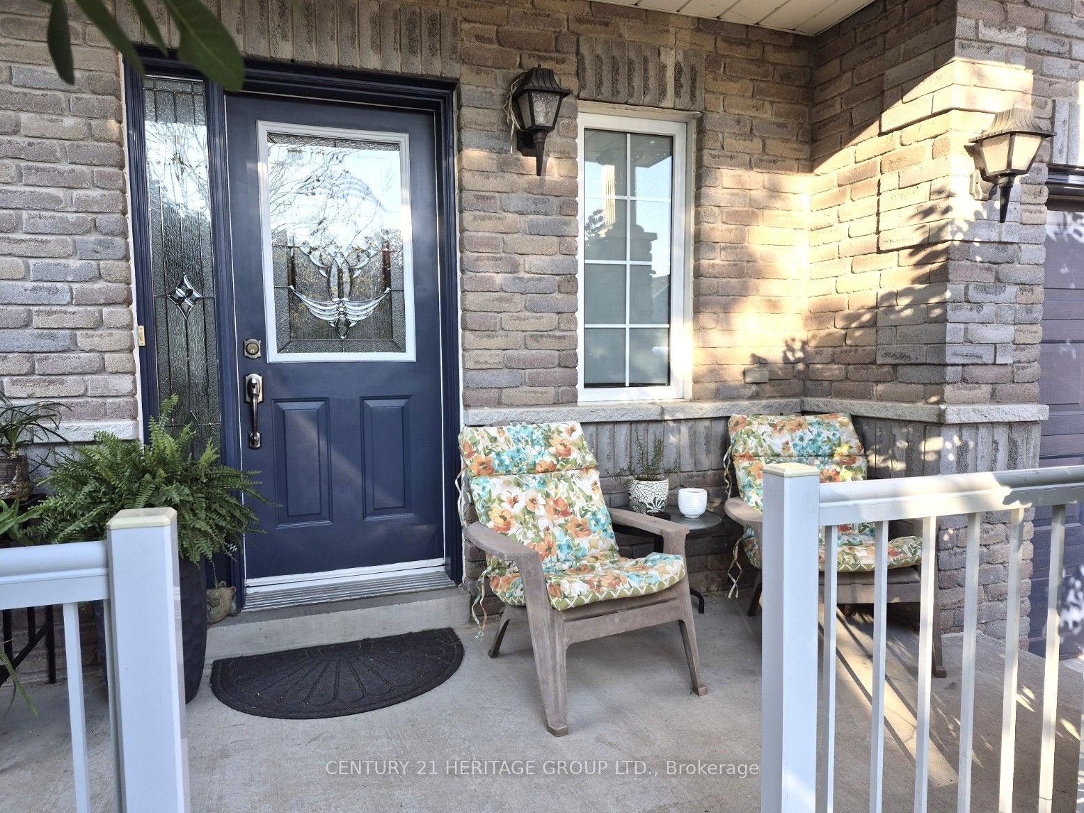 18 Yorktown Place, Georgina, ON L4P 0A4 photo 2