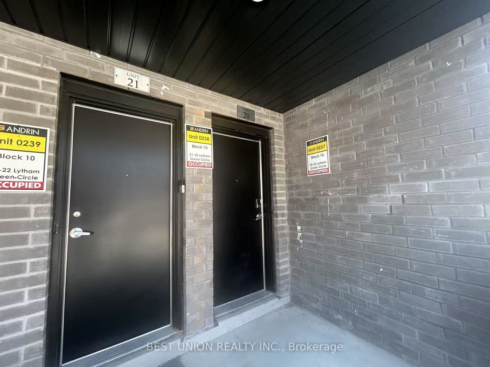 22 LYTHAM GREEN Circle 20, Newmarket, ON L3Y 0H3 photo 2