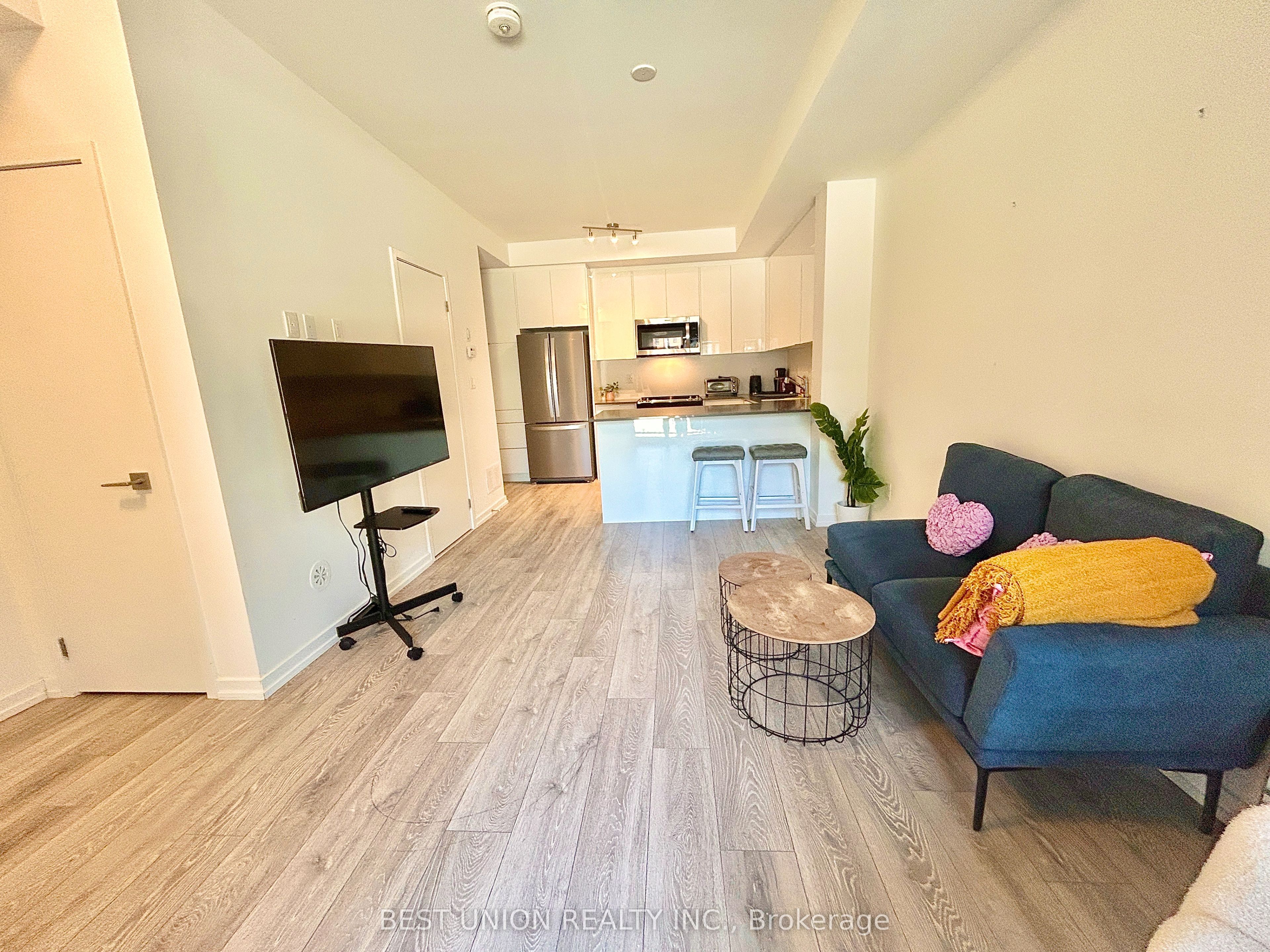 22 LYTHAM GREEN Circle 20, Newmarket, ON L3Y 0H3 photo 3