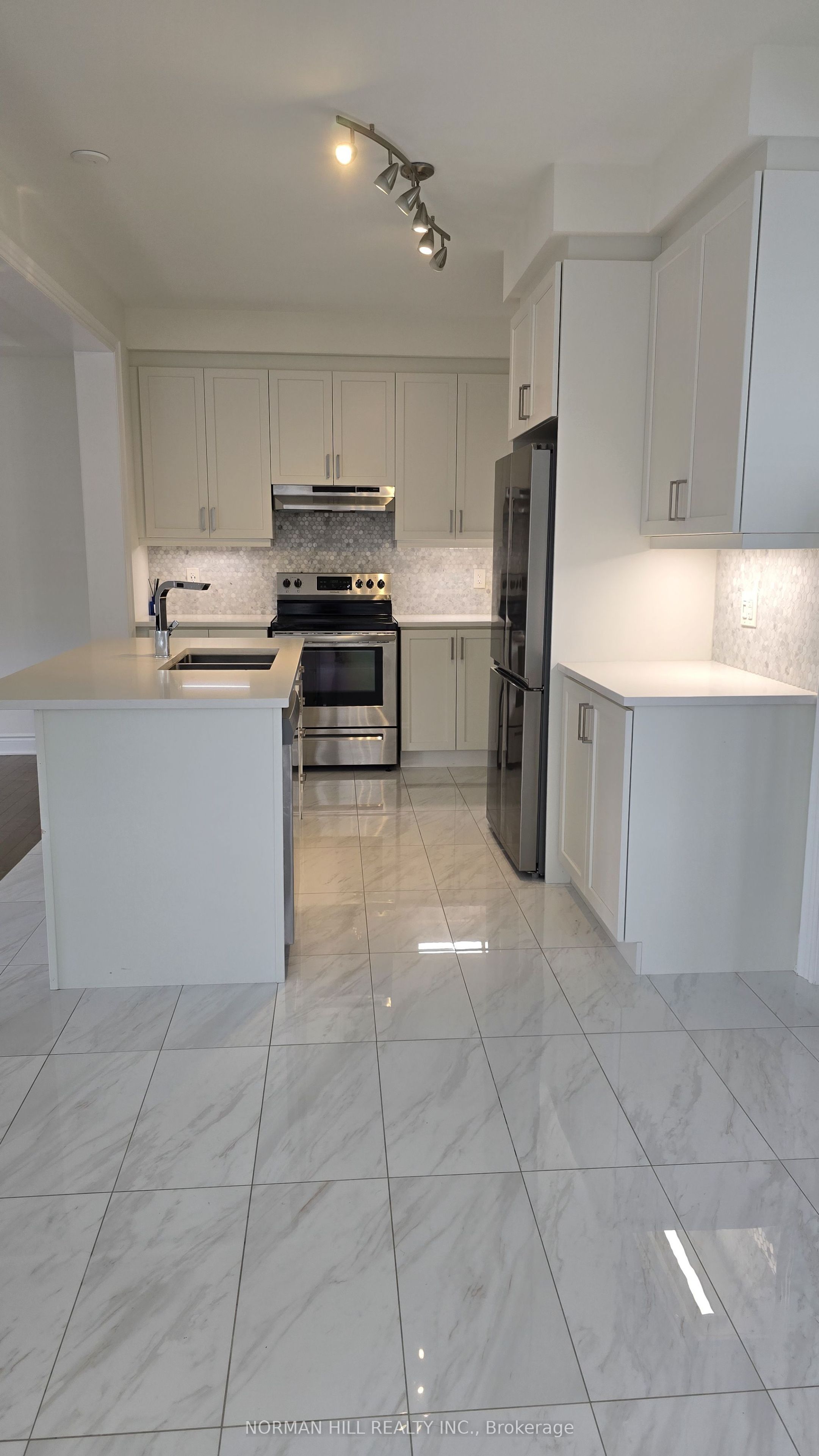 101 Hartney Drive, Richmond Hill, ON L4S 0K6 photo 5
