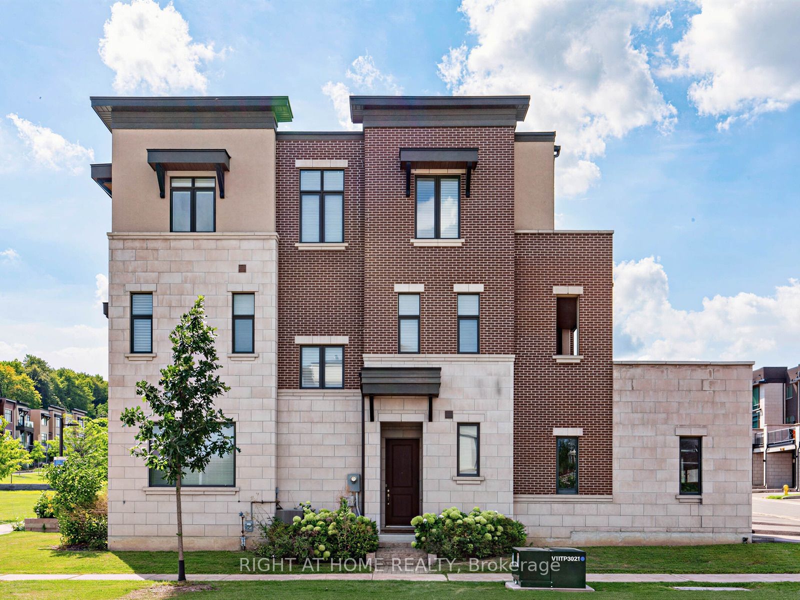 88 Crimson Forest Drive, Vaughan, ON L6A 4Z8 photo 2