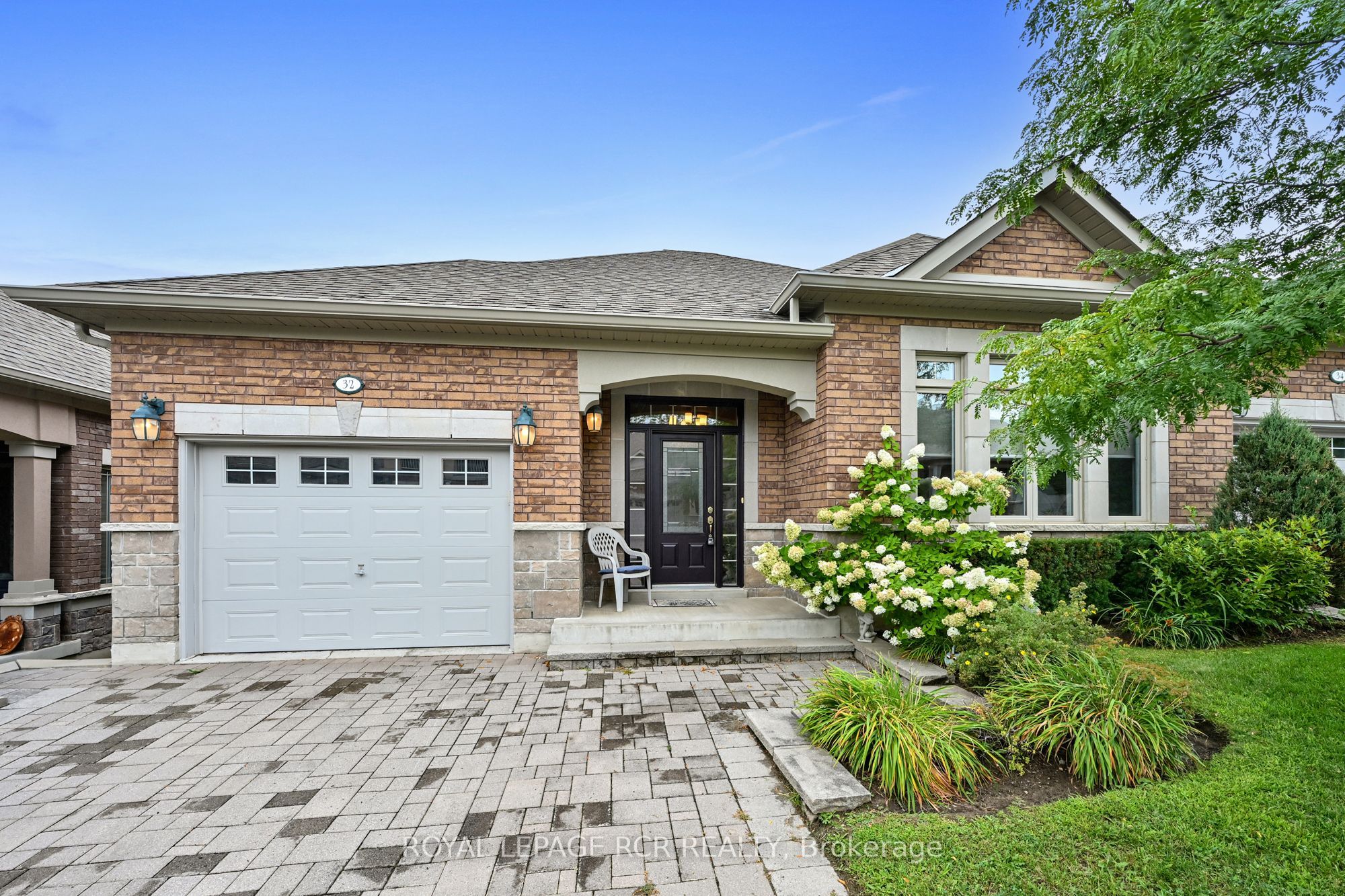32 Hillcrest Drive, New Tecumseth, ON L9R 0N4 photo 2