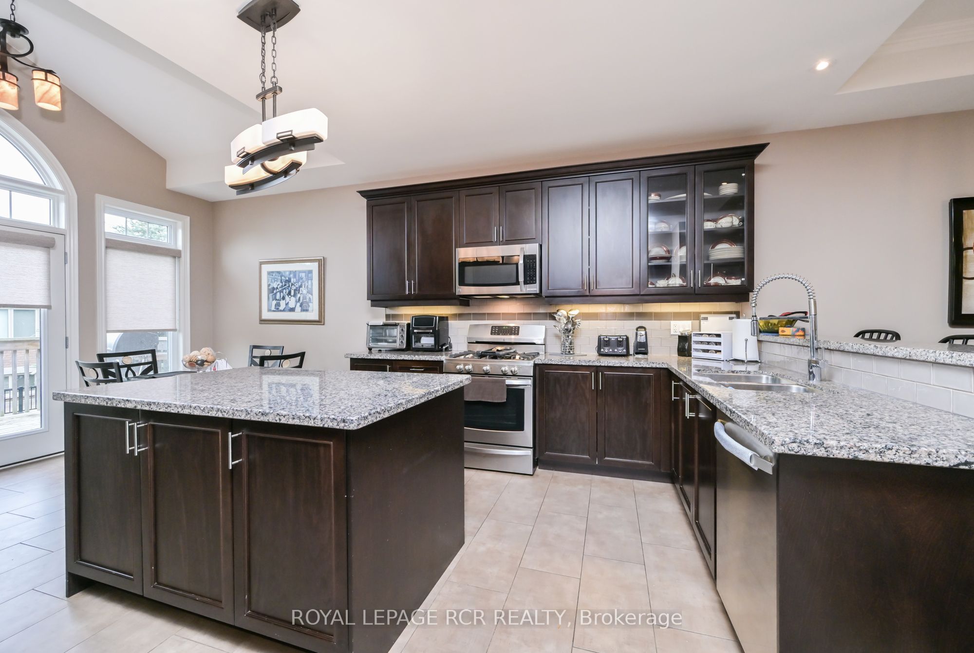 32 Hillcrest Drive, New Tecumseth, ON L9R 0N4 photo 5