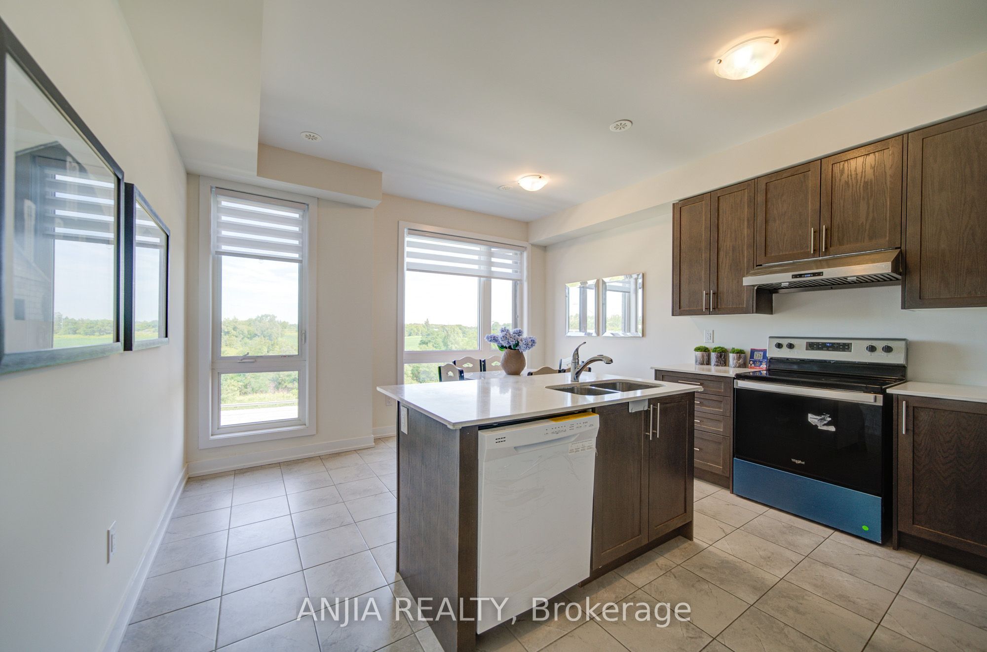 83 Mikayla Lane, Markham, ON L6B 1R1 photo 3