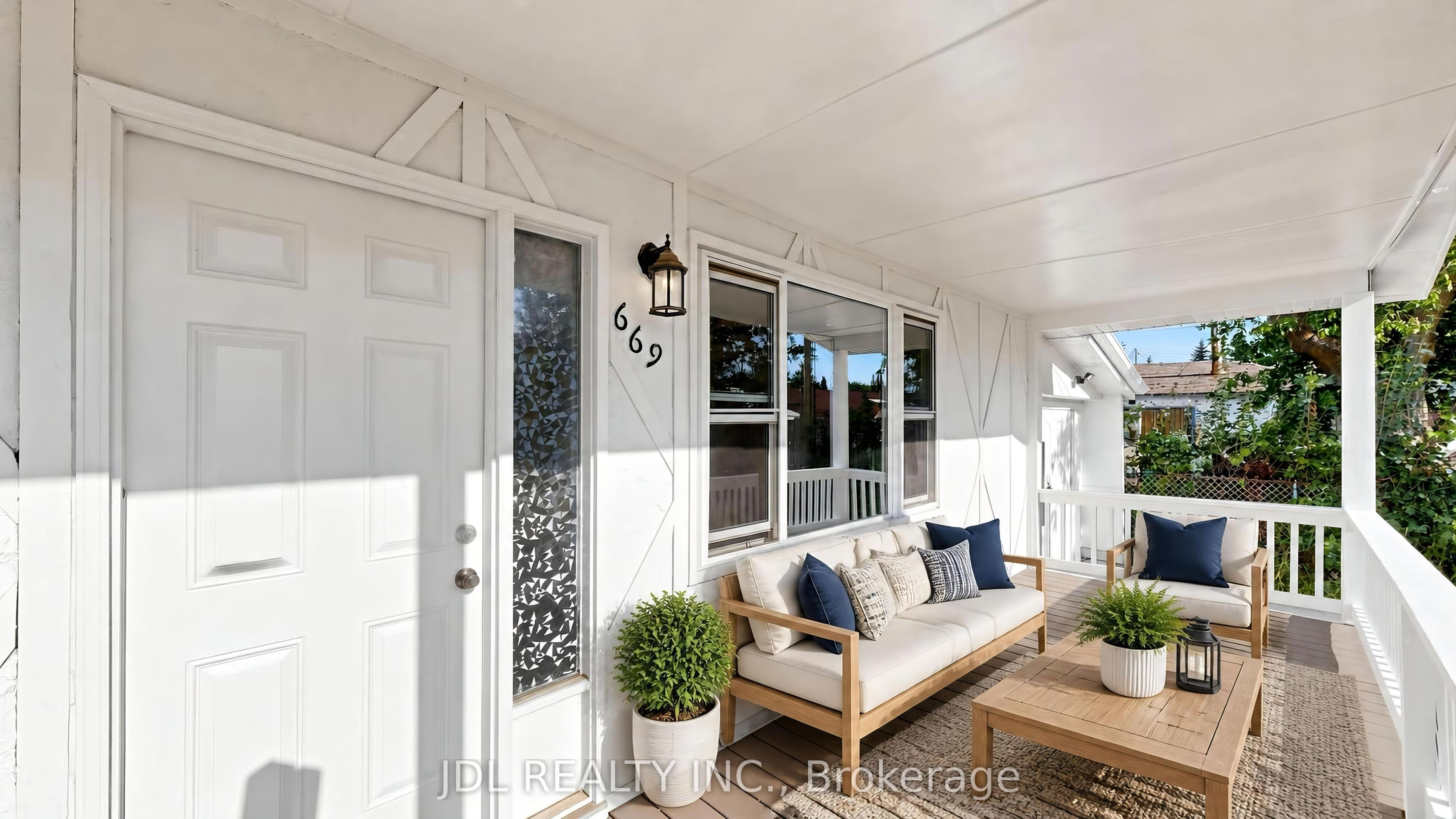 669 Lake Drive S, Georgina, ON L4P 1T8 photo 5