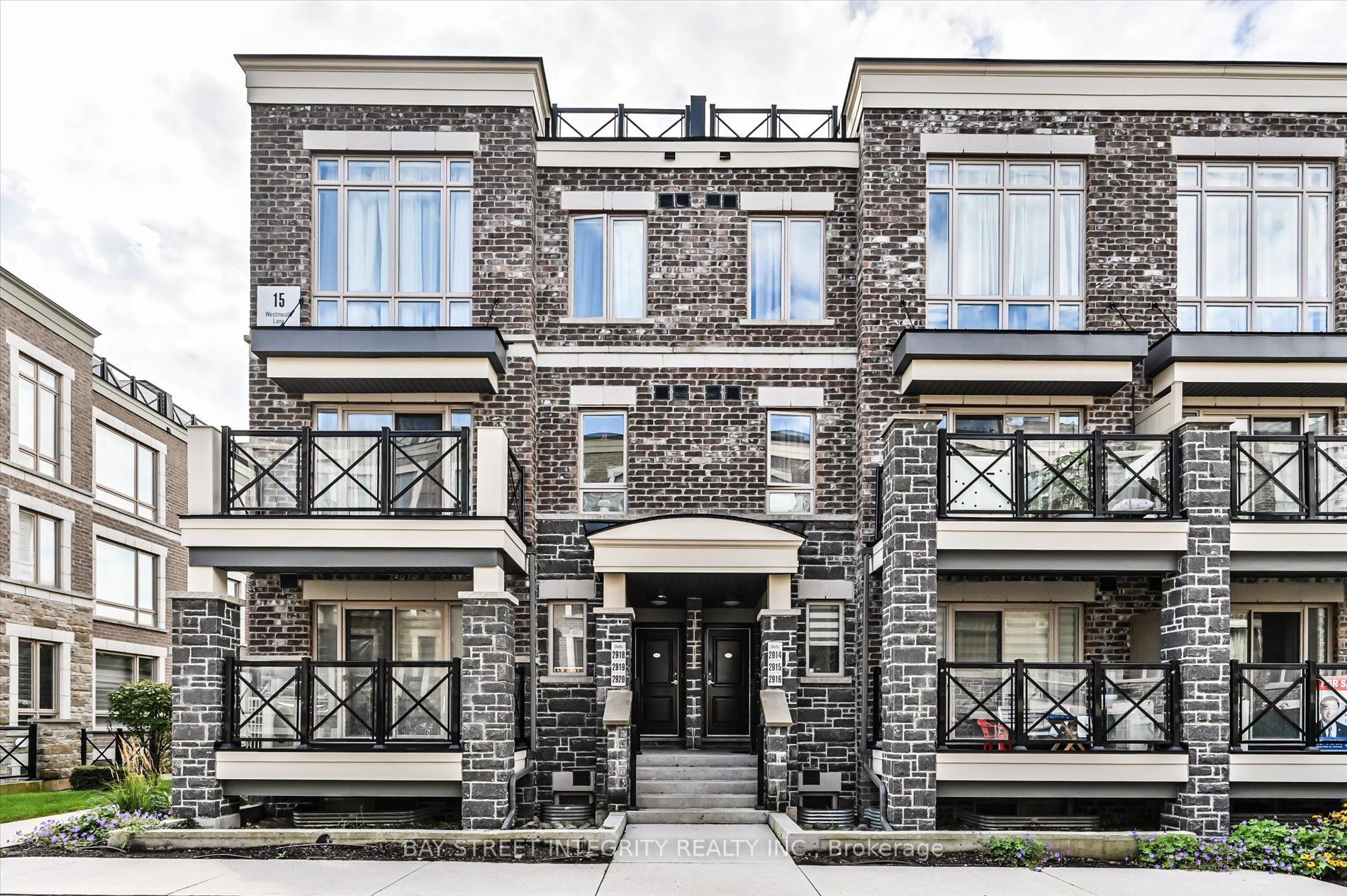 15 Westmeath Lane 2916, Markham, ON L6B 0A8