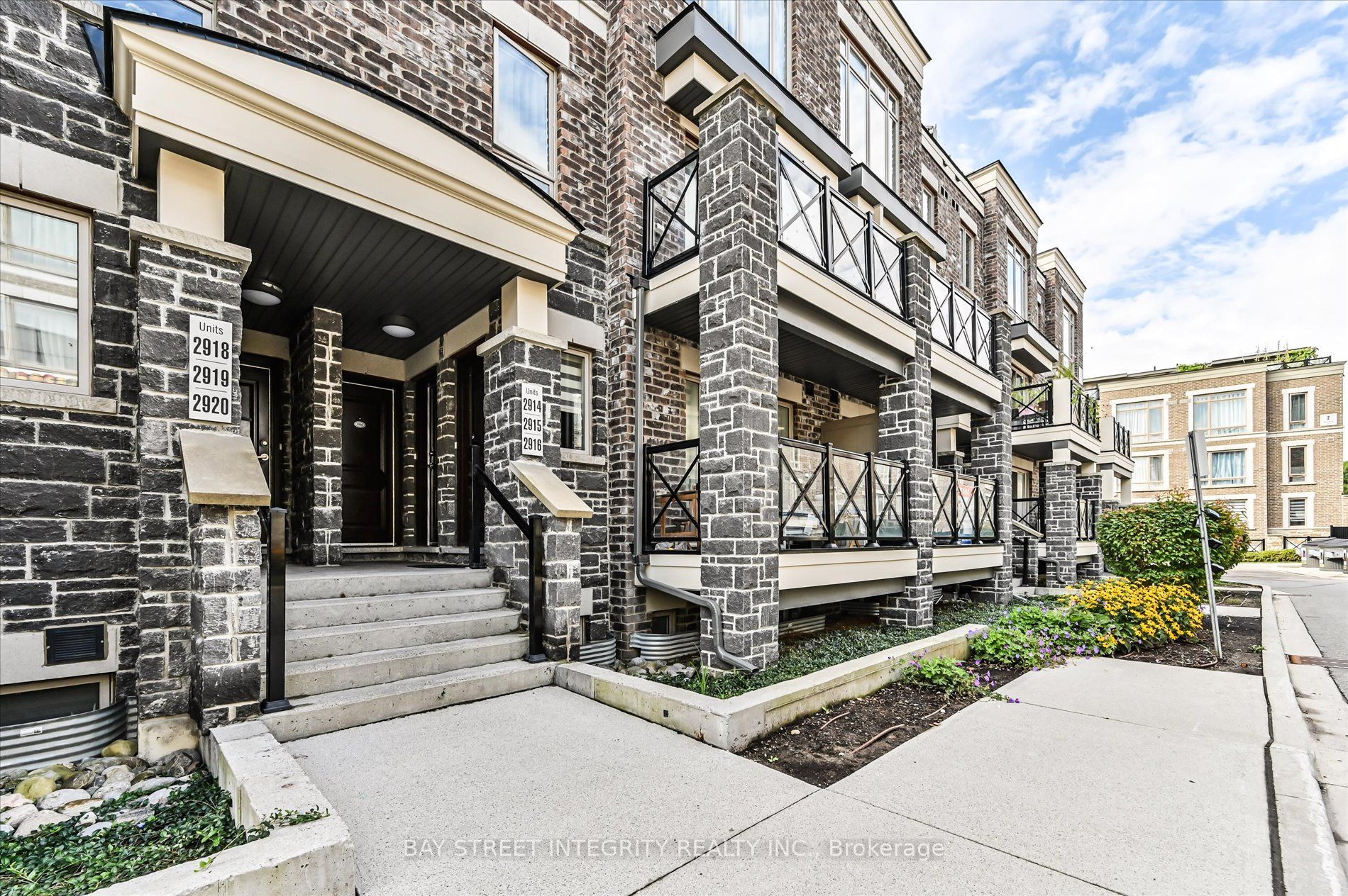 15 Westmeath Lane 2916, Markham, ON L6B 0A8 photo 3