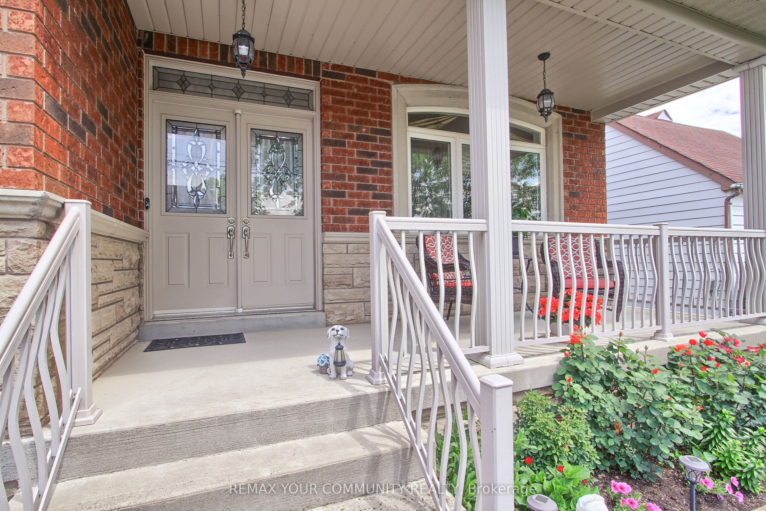 30 ELM GROVE Avenue, Richmond Hill, ON L4E 2T1 photo 3